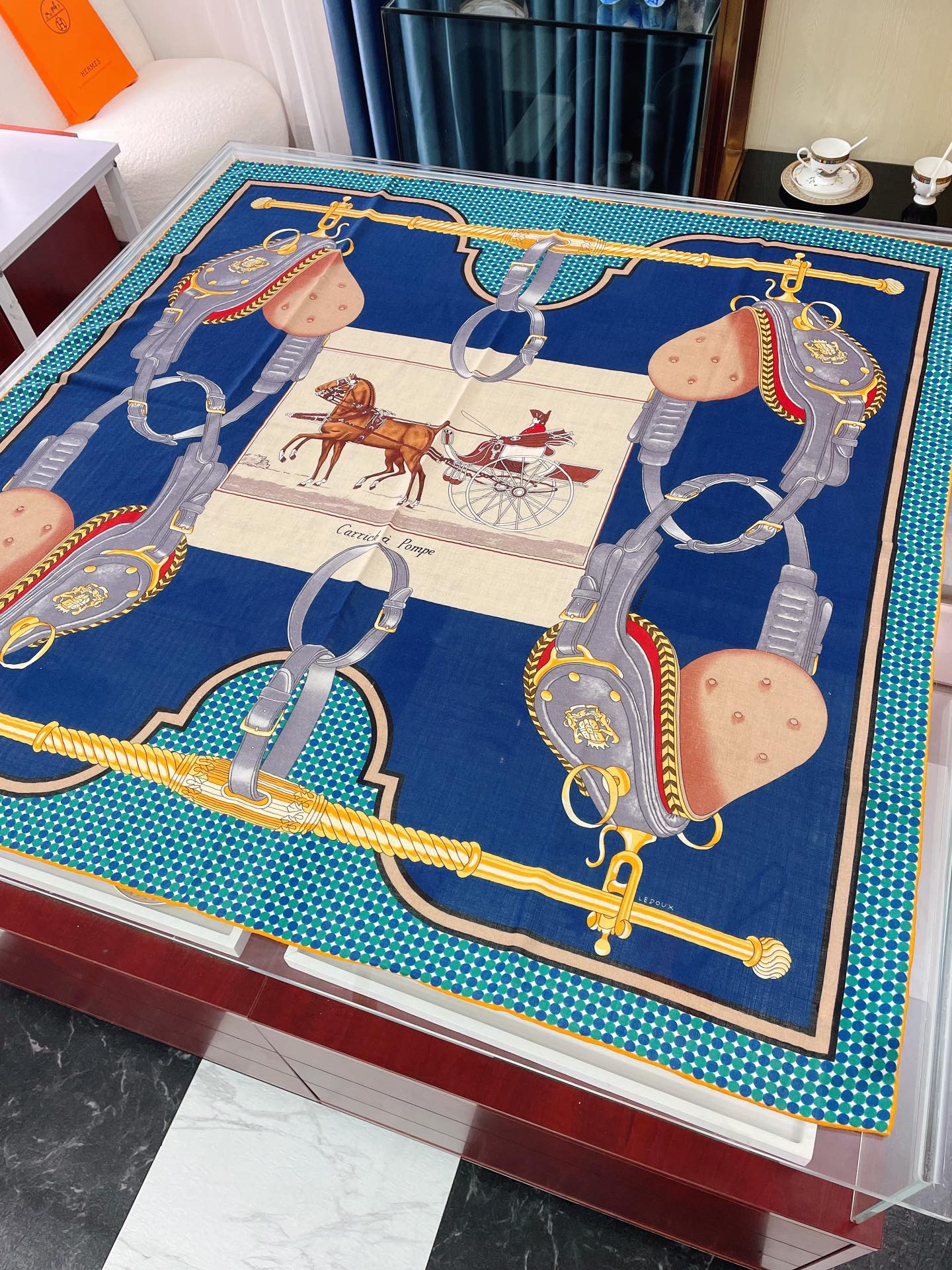 Hermes - Шарф Mr. Coach Square Scarf - 140 см - 70% кашемир - 30% шелк