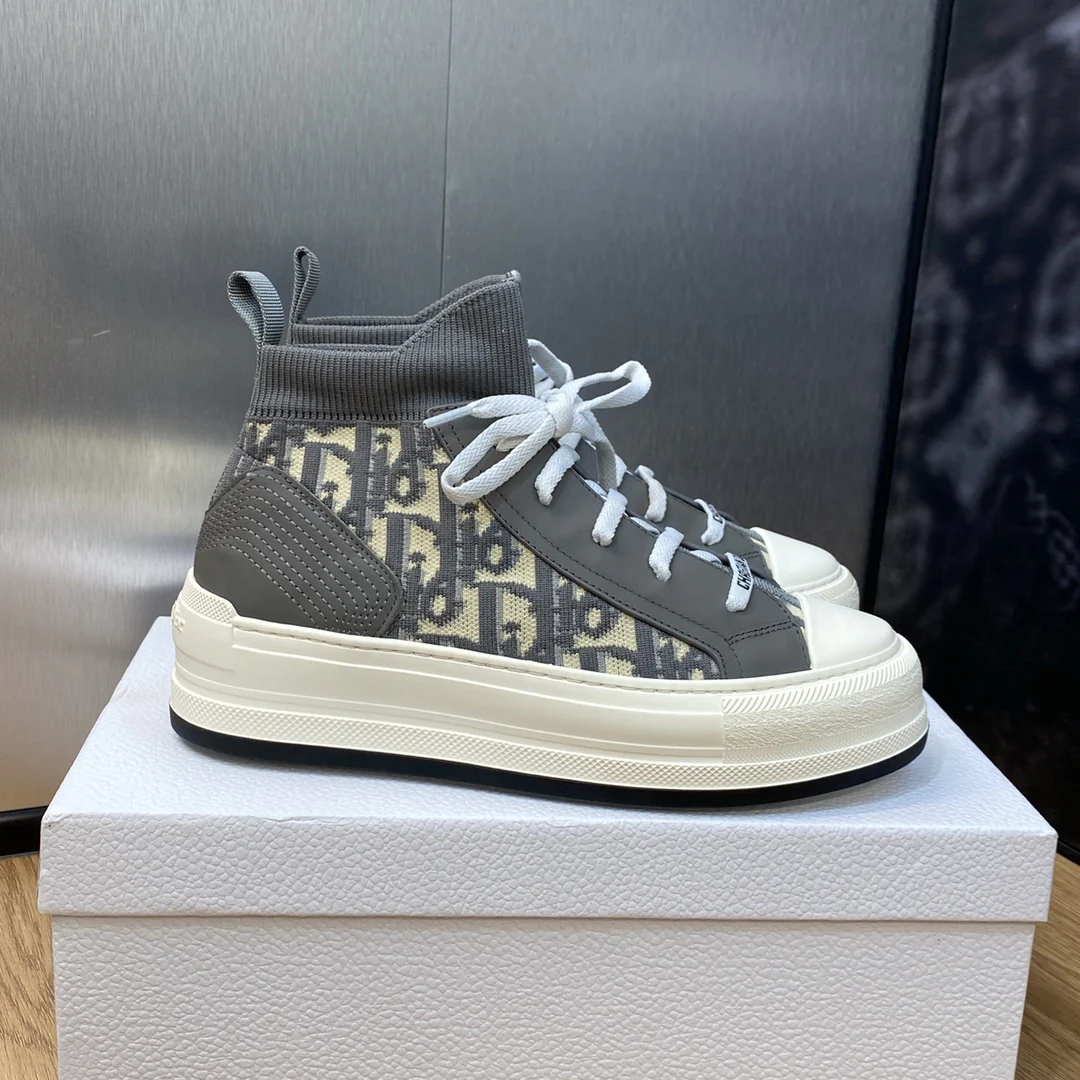 Новинка сезона осень/зима 2023 от Dior - высокие повседневные кроссовки на платформе Walkn со шнуровкой - унисекс - темно-серый