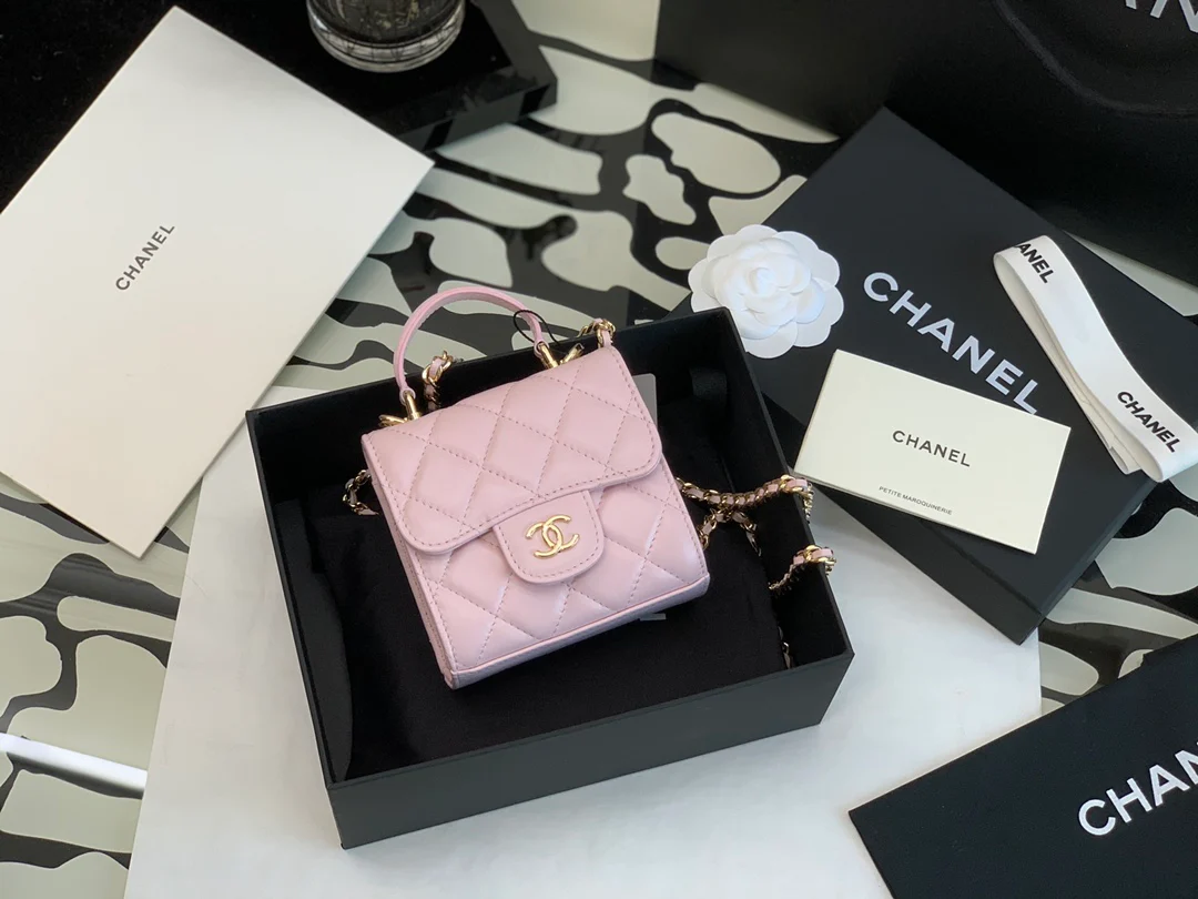 Мини-сумочка Chanel в виде коробки с ручкой - розовая