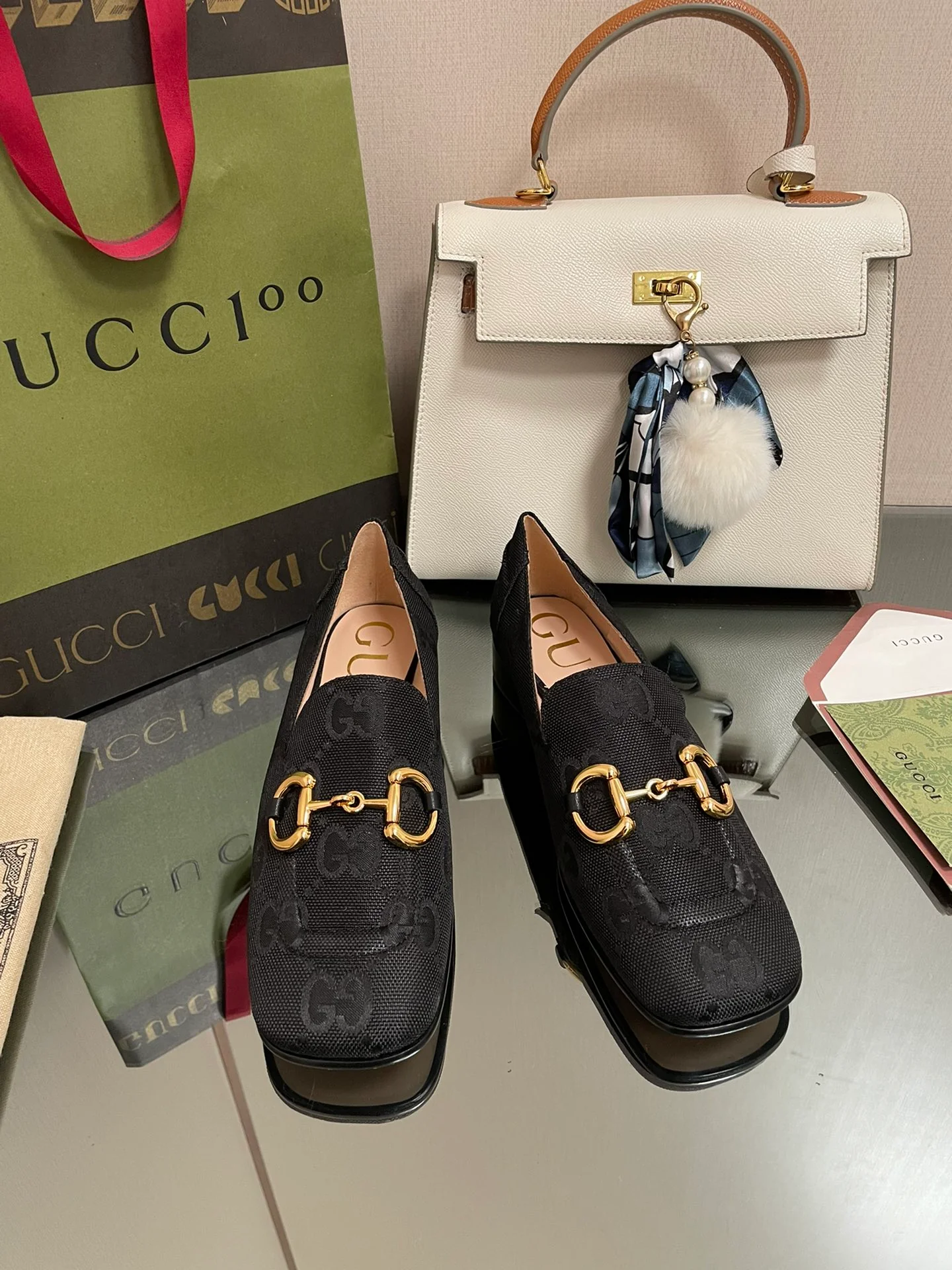 Gucci - Балетки с квадратным носком и закрытым носком - Крупный монограммный узор - Черные