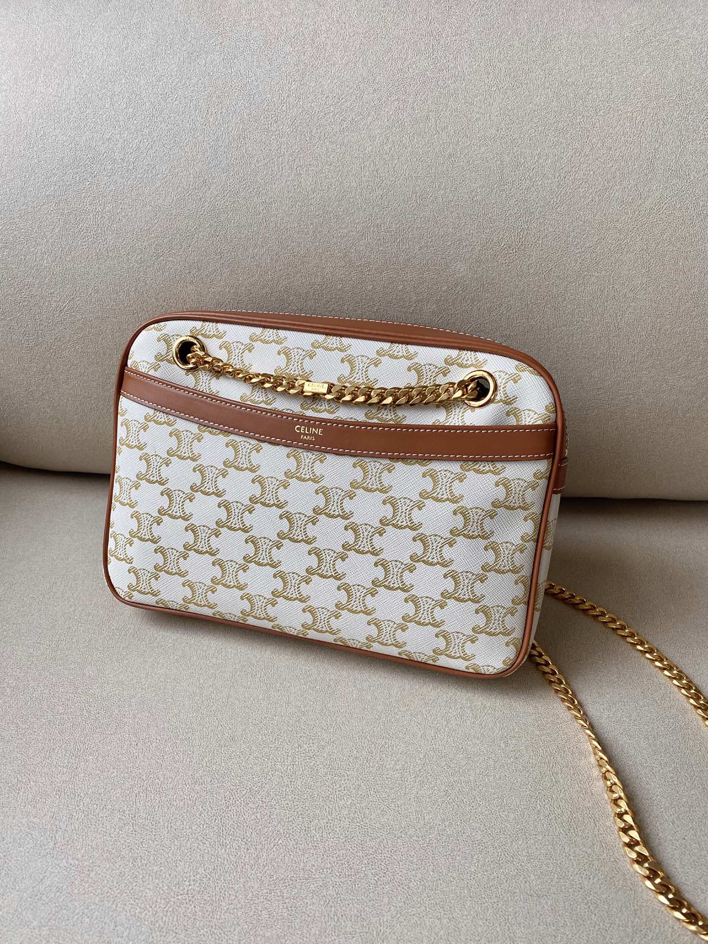 Сумочка Celine-triomphe-canvas-patapans-3