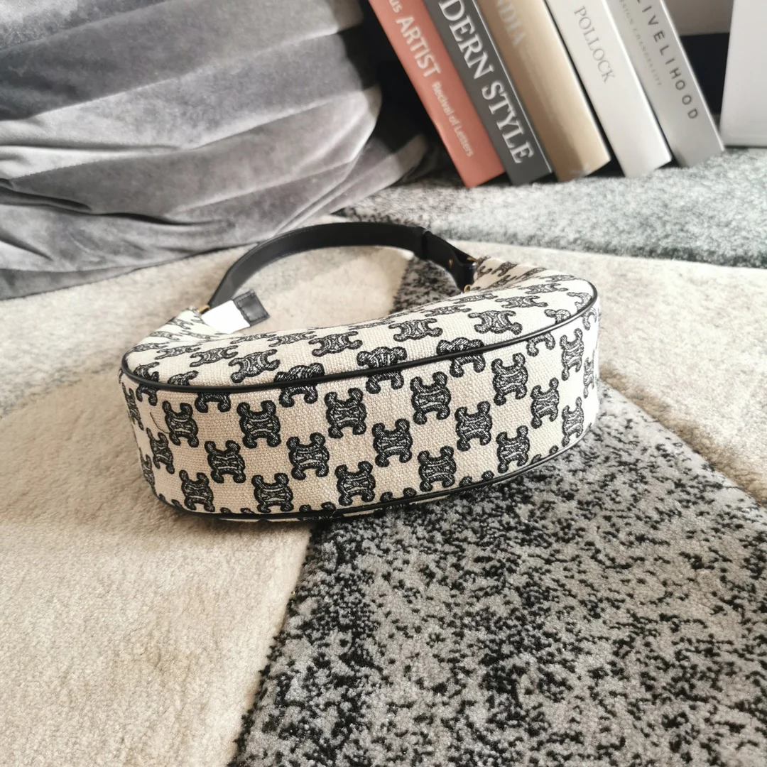 Сумка через плечо Celine Ava Triomphe - ретро, ??черная, с вышивкой.