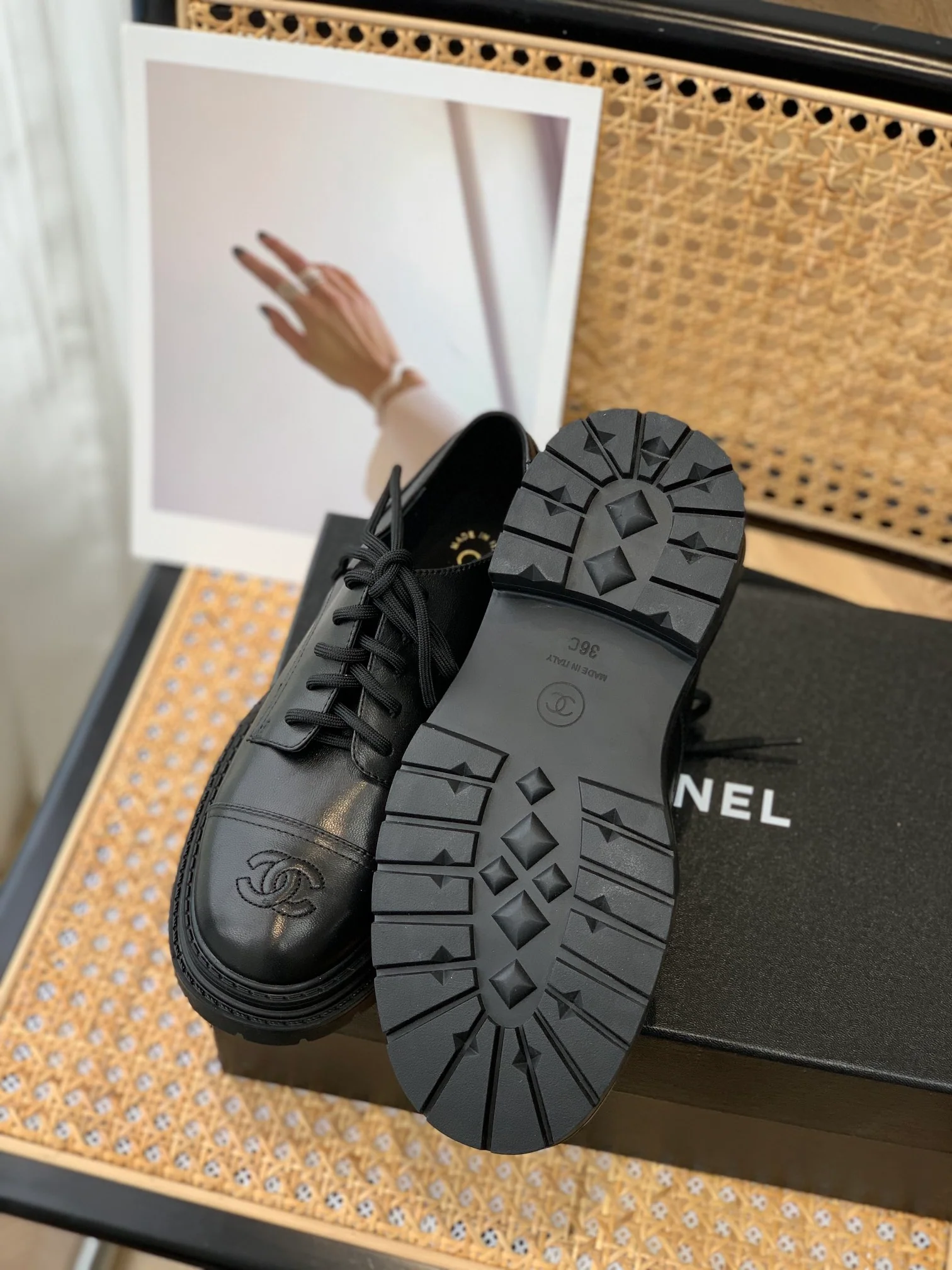 Классические туфли Chanel на массивном каблуке - черные