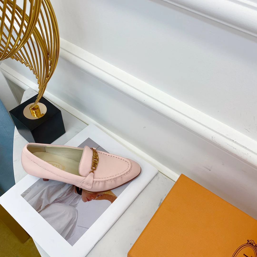 Tods - Лоферы с острым носком и низким каблуком