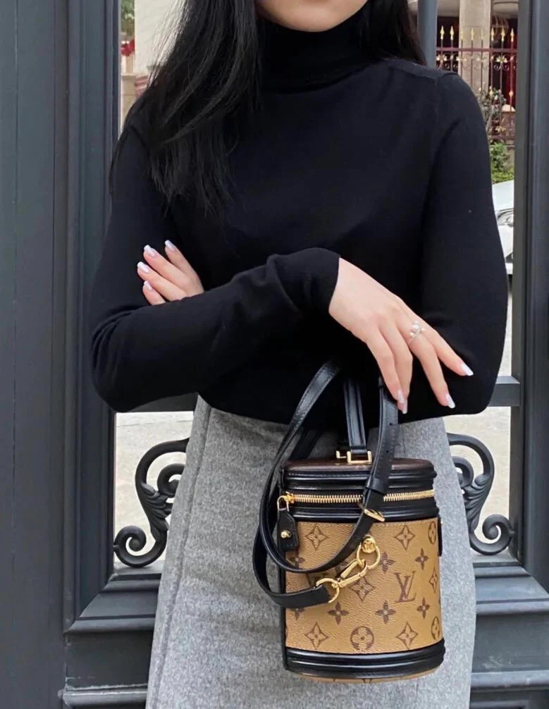 lv-m43986-cannes-cylinder bag