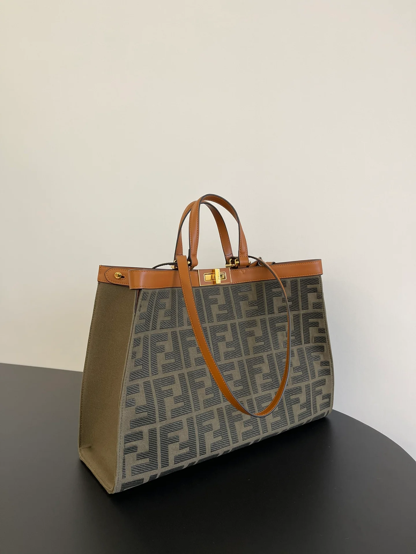 Холщовая сумка-тоут Fendi - темно-зеленая