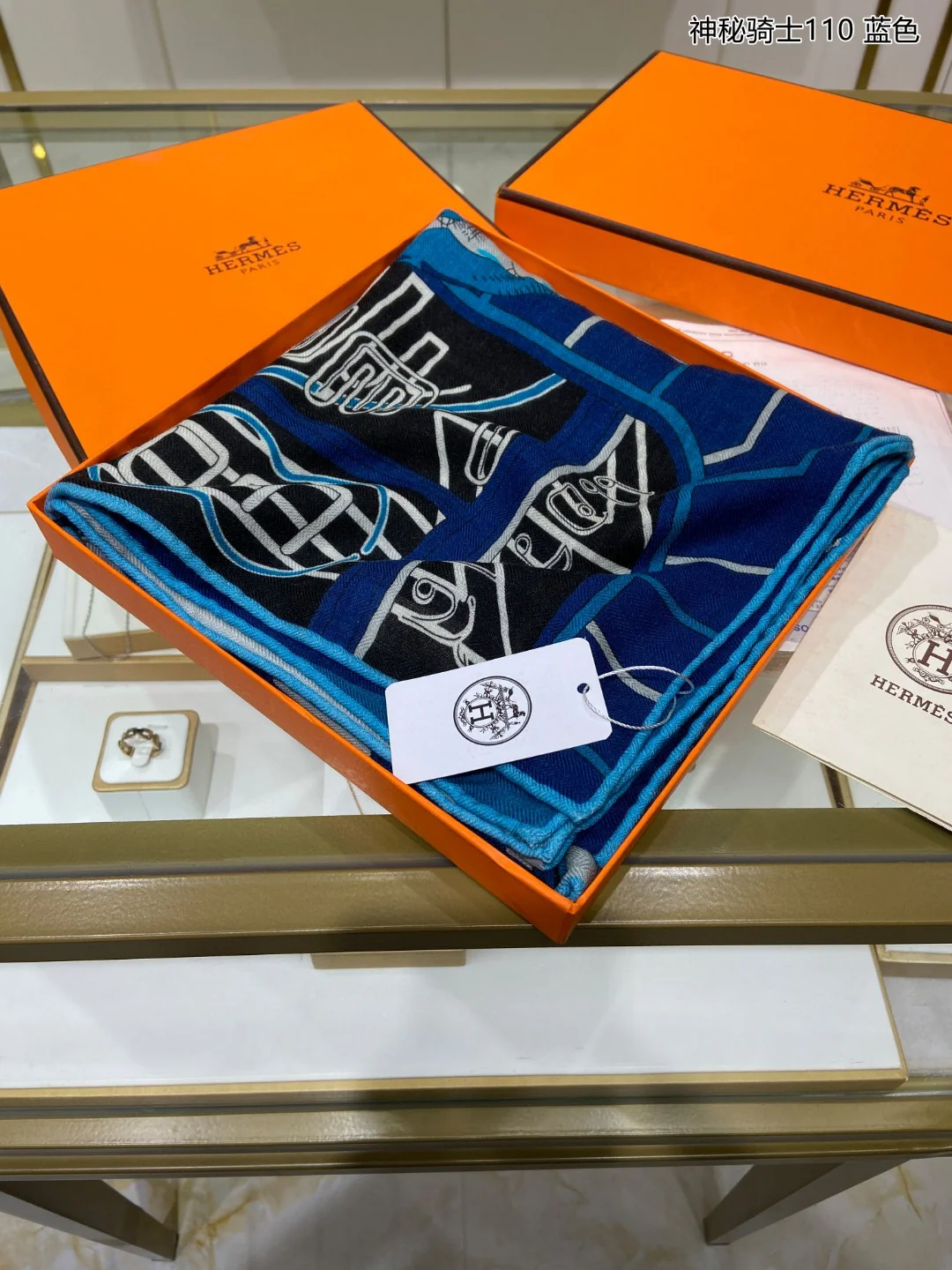 Шарф Hermes ?Таинственный рыцарь? — 110 см — 70% кашемир — 30% шелк