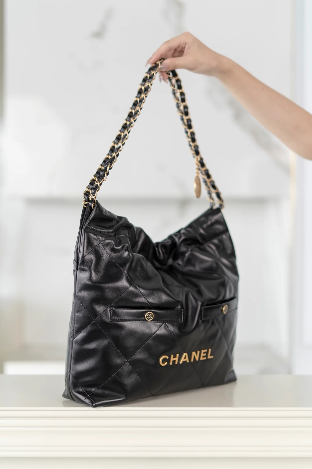 Мусорный мешок Chanel 22bag с двумя карманами, маленький, черный.