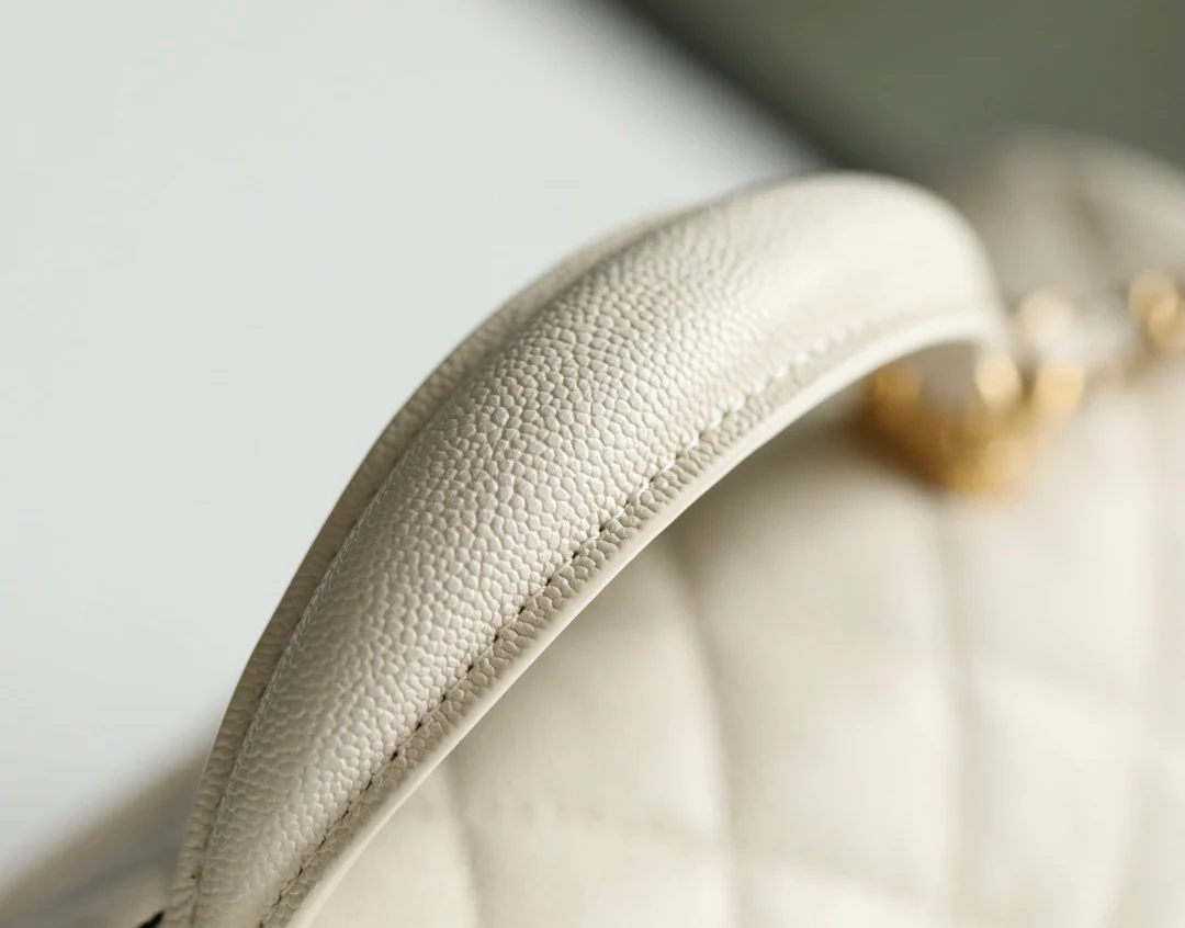 Коллекция Chanel Весна/Лето - Сумка с откидной ручкой - Бежевая