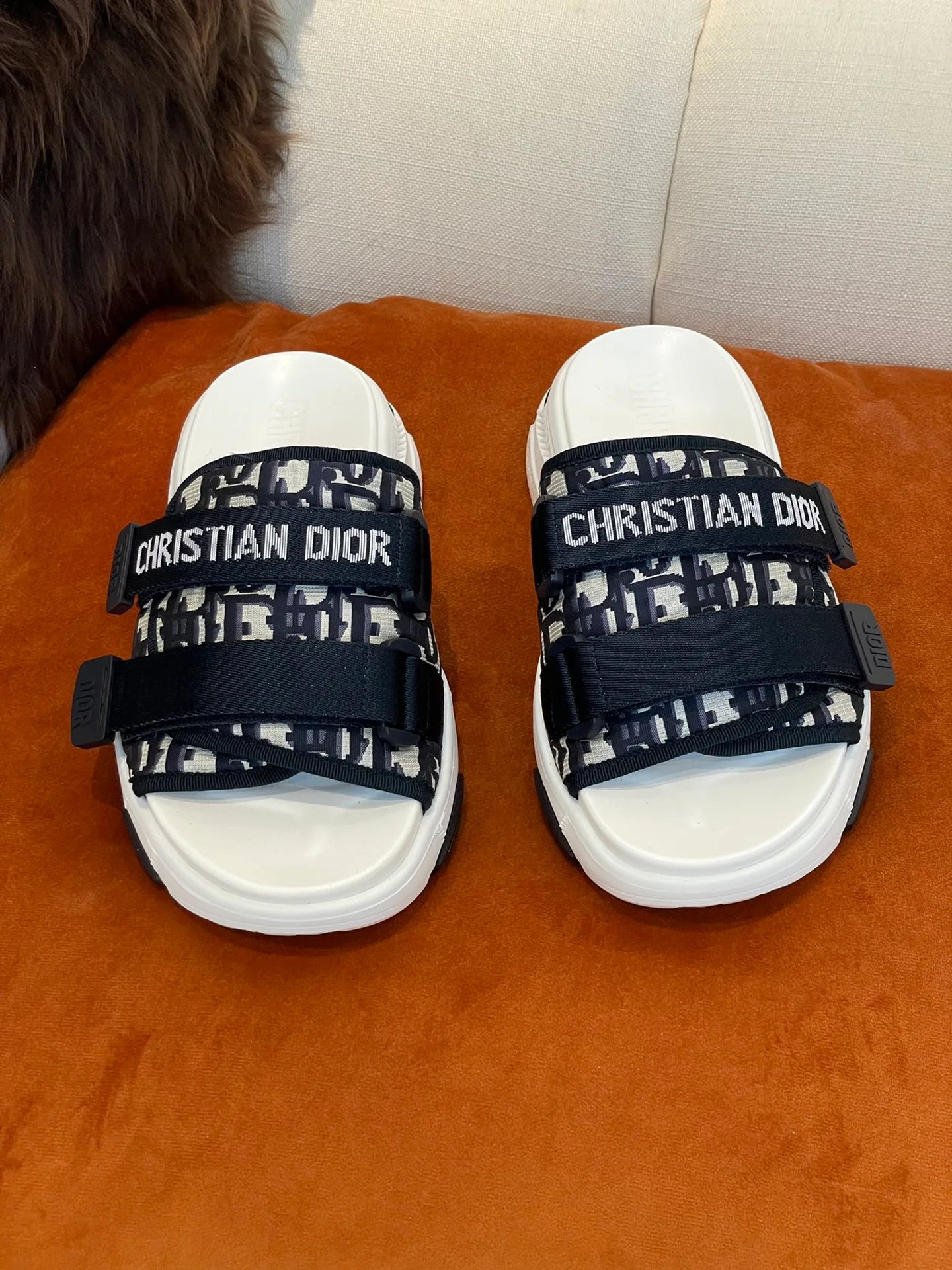 Тапочки на платформе с монограммой Dior