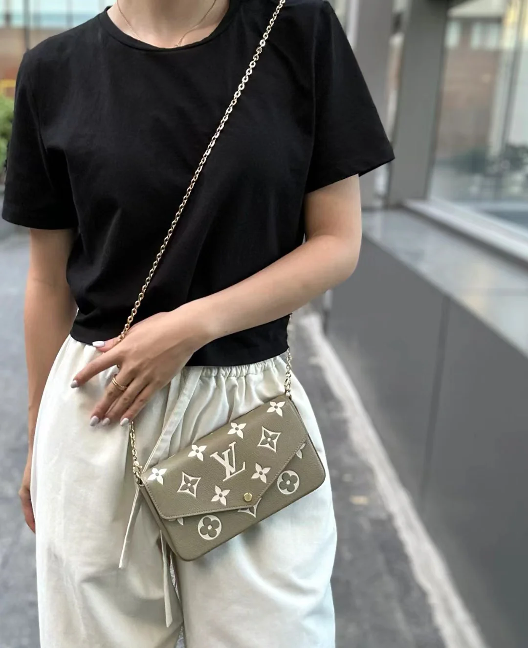 m64064-LV-felicie-pochette-зеленый травы