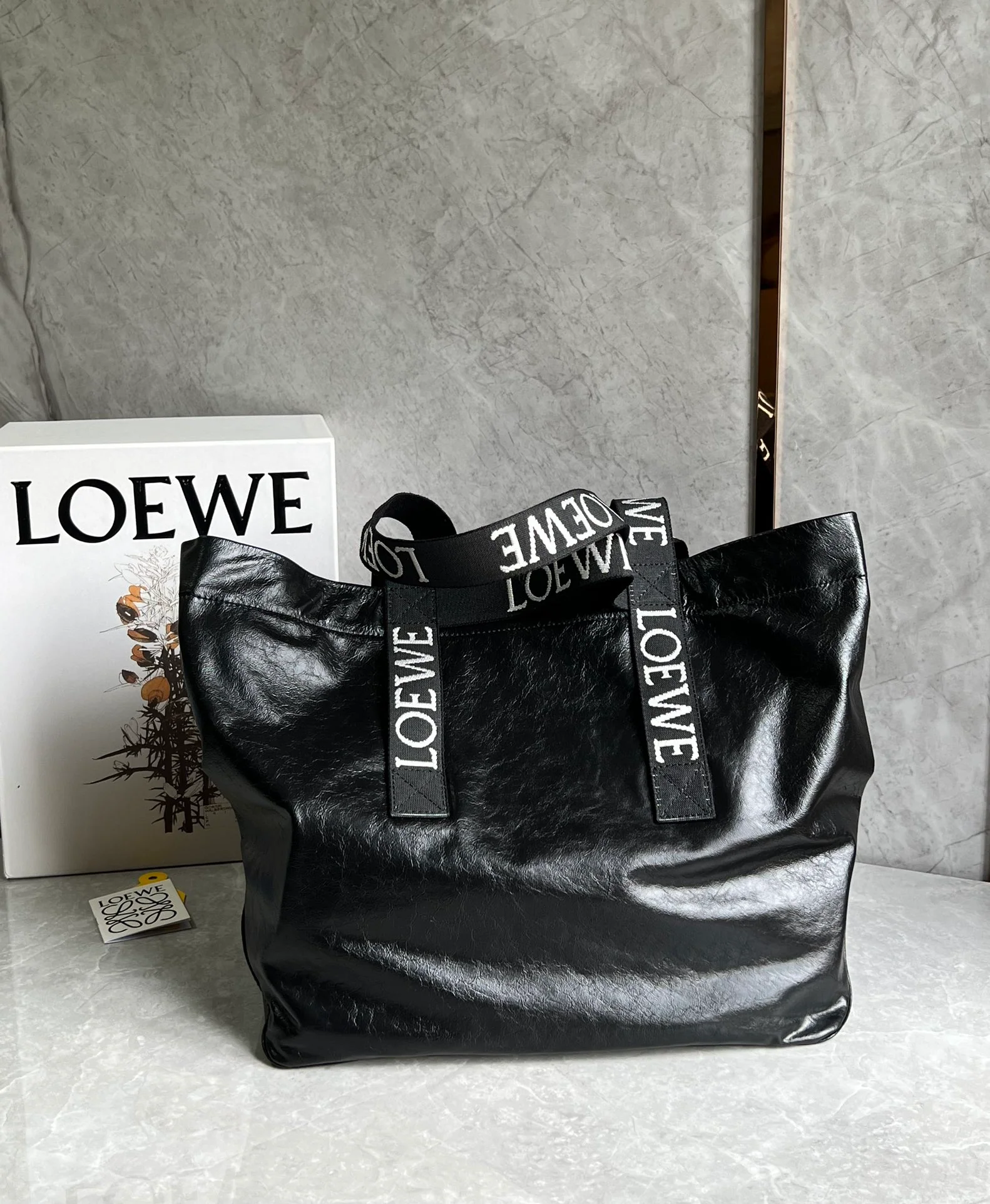 Сумка-шоппер Loewe Fold-Shopper — классический черный