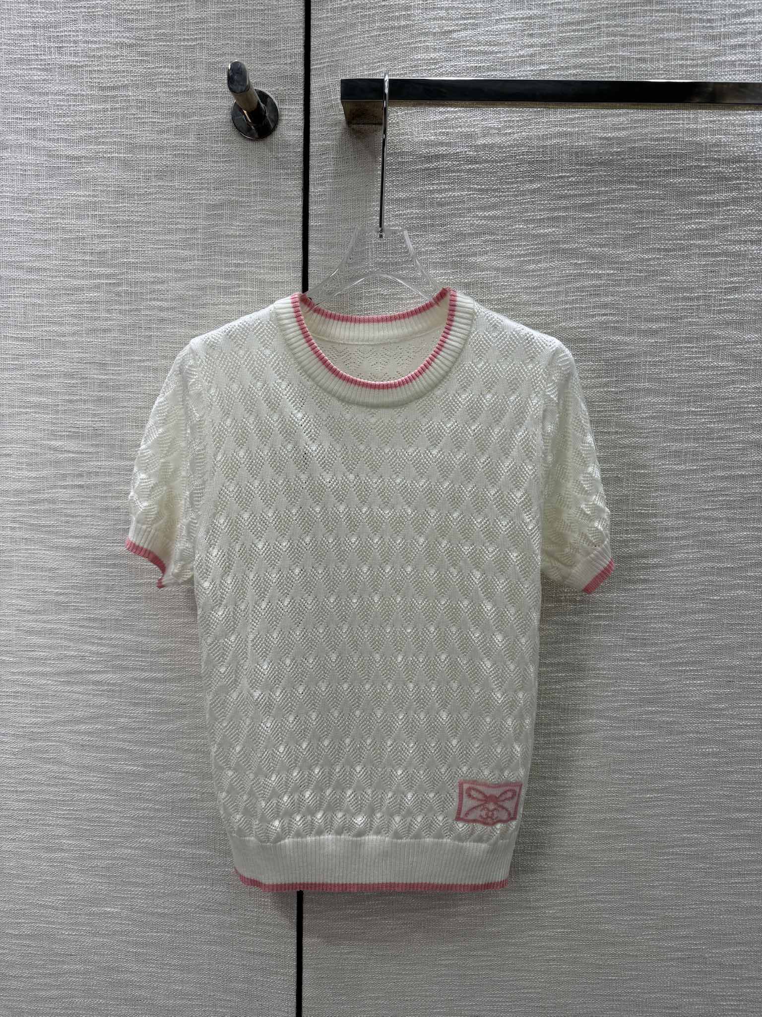 Chanel 2404 - Трикотажная рубашка с короткими рукавами и логотипом в стиле колор-блок - Белая