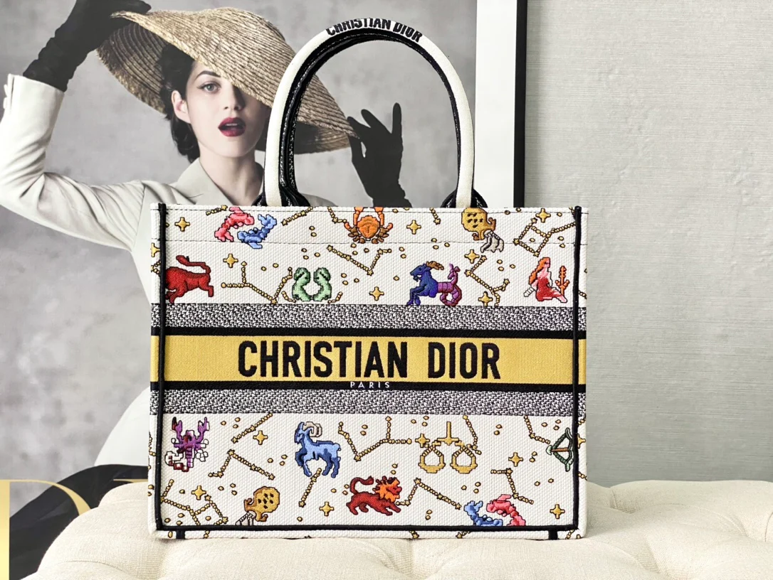 Сумка-тоут Dior Book с вышивкой, кремовый узор, 37x30x16 см.