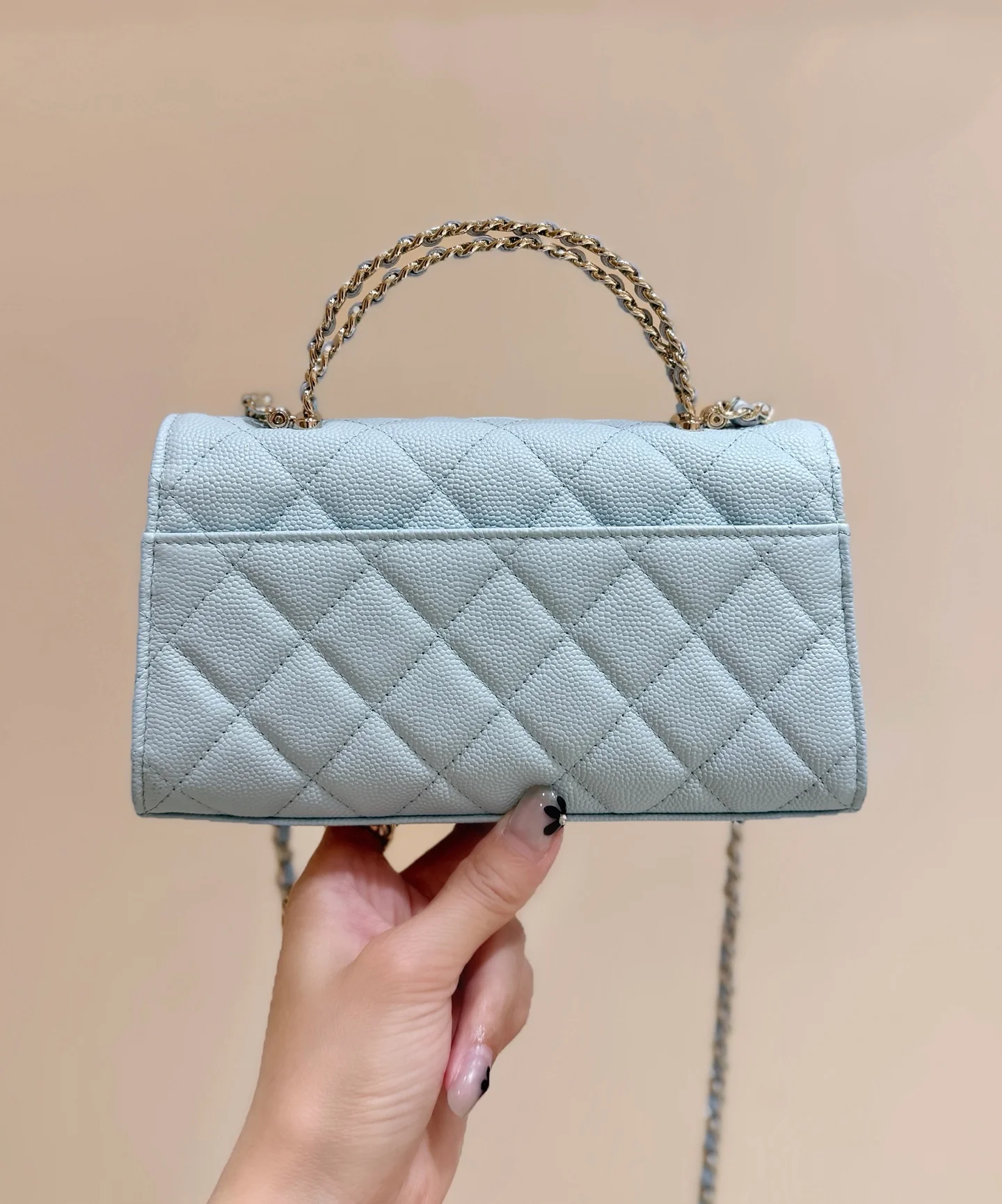 Сумка Chanel 25s Kelly Handle Bag, горизонтальный стиль, нежно-голубой.