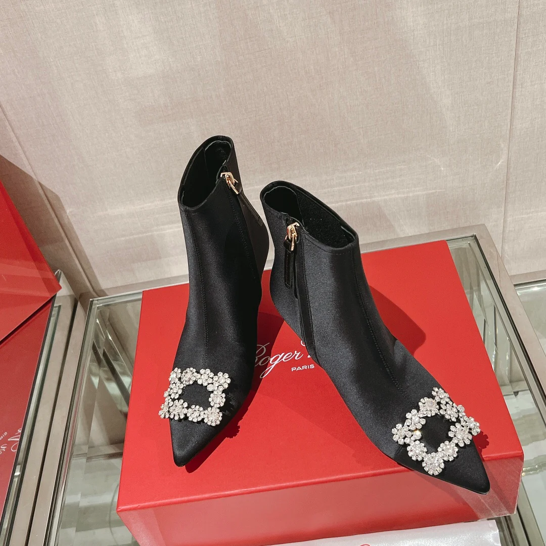 RV Shoes - Ботильоны с острым носком, украшенные стразами - 1