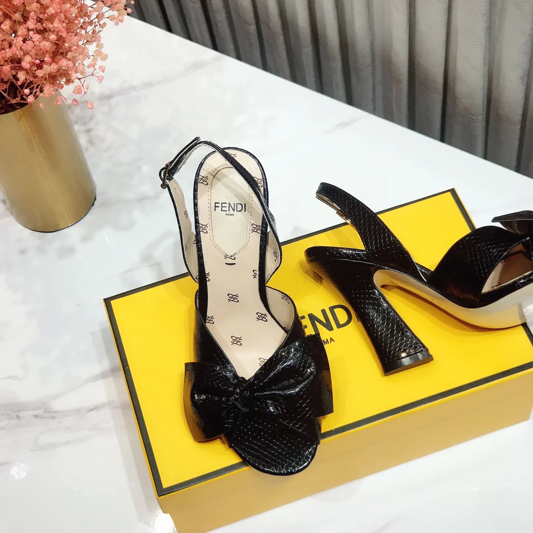 Fendi - Весна 2022 - Босоножки на высоком каблуке