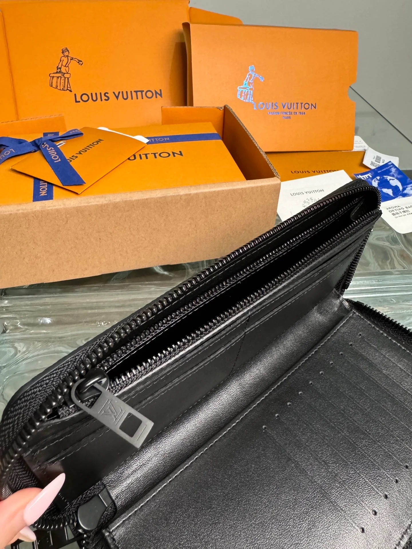 Мужской кошелек LV-m69979-zippy - черный