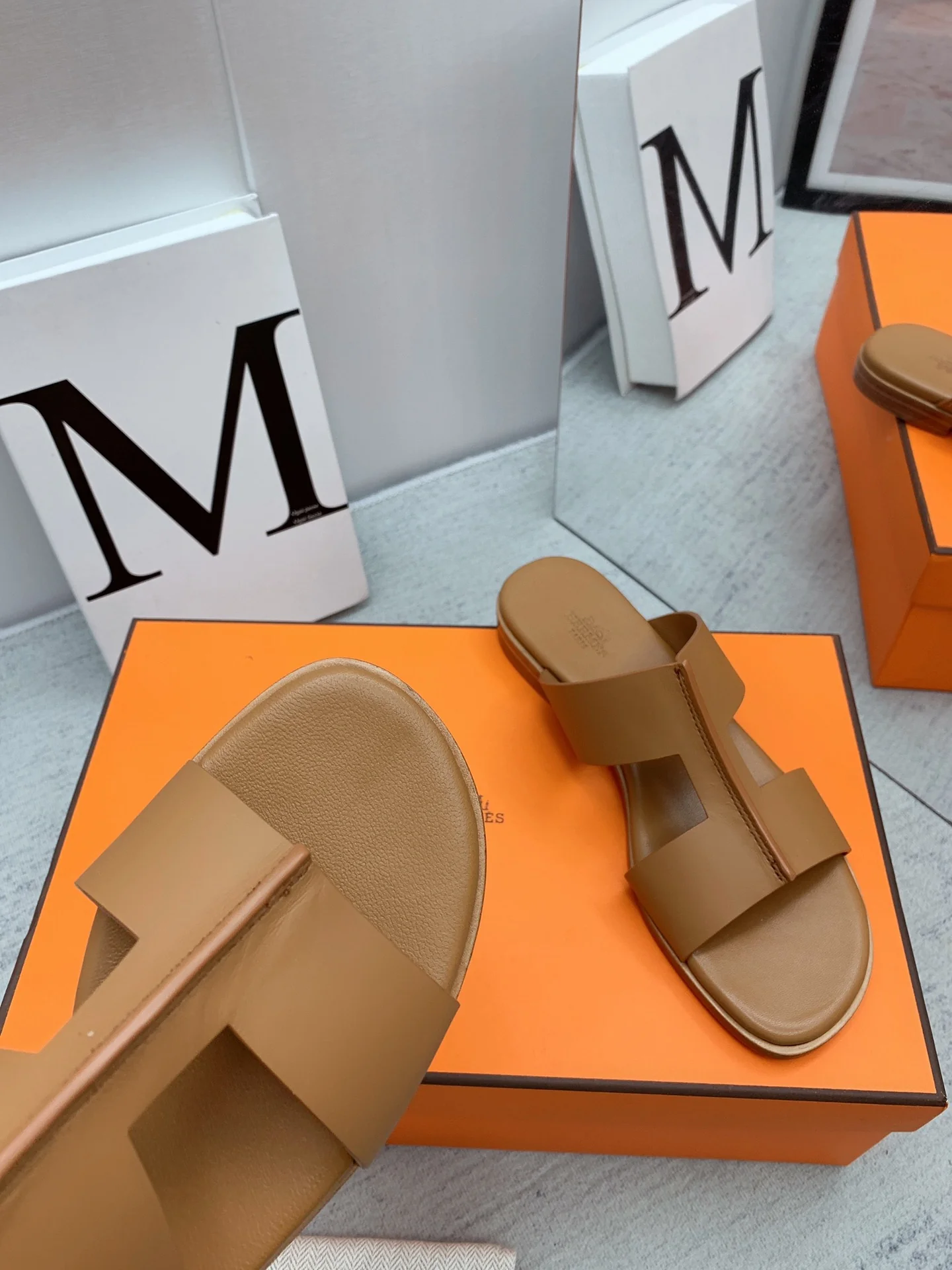 Hermes - Новинка сезона осень/зима 2022 - Домашние тапочки