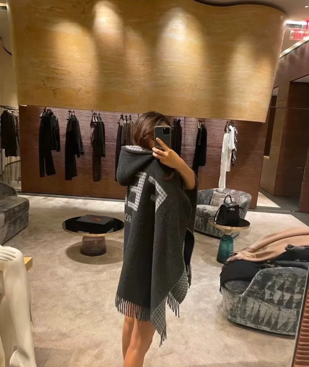 Fendi - Двусторонняя накидка в римскую клетку - 140-160 см - с бахромой - 75 см - шерсть 25 см - кашемир - черный - бежевый