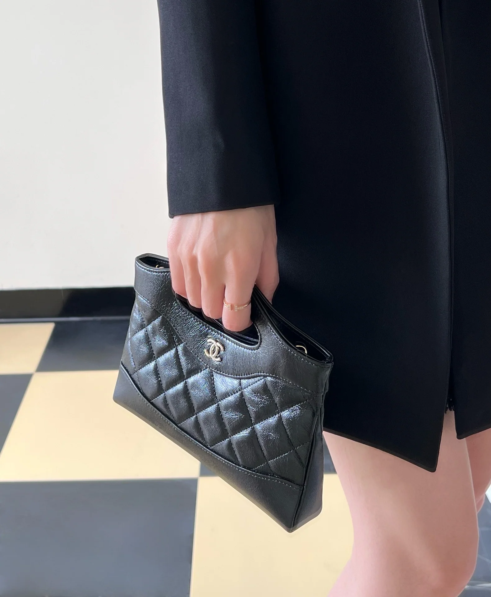 Сумка Chanel Nano 31 - Миниатюрная горизонтальная версия - Черная