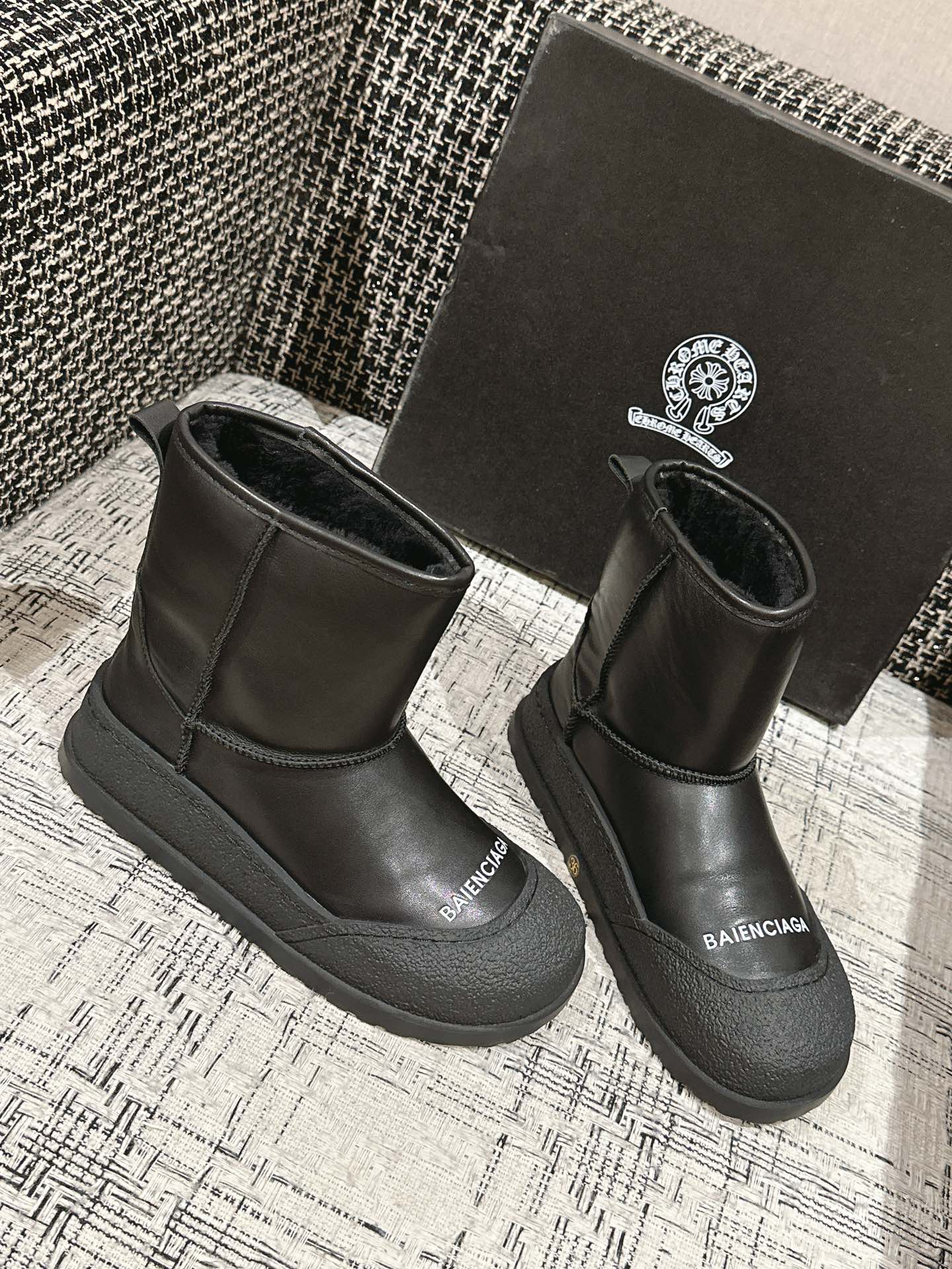 Шерстяные зимние сапоги Balenciaga 2024 - черные