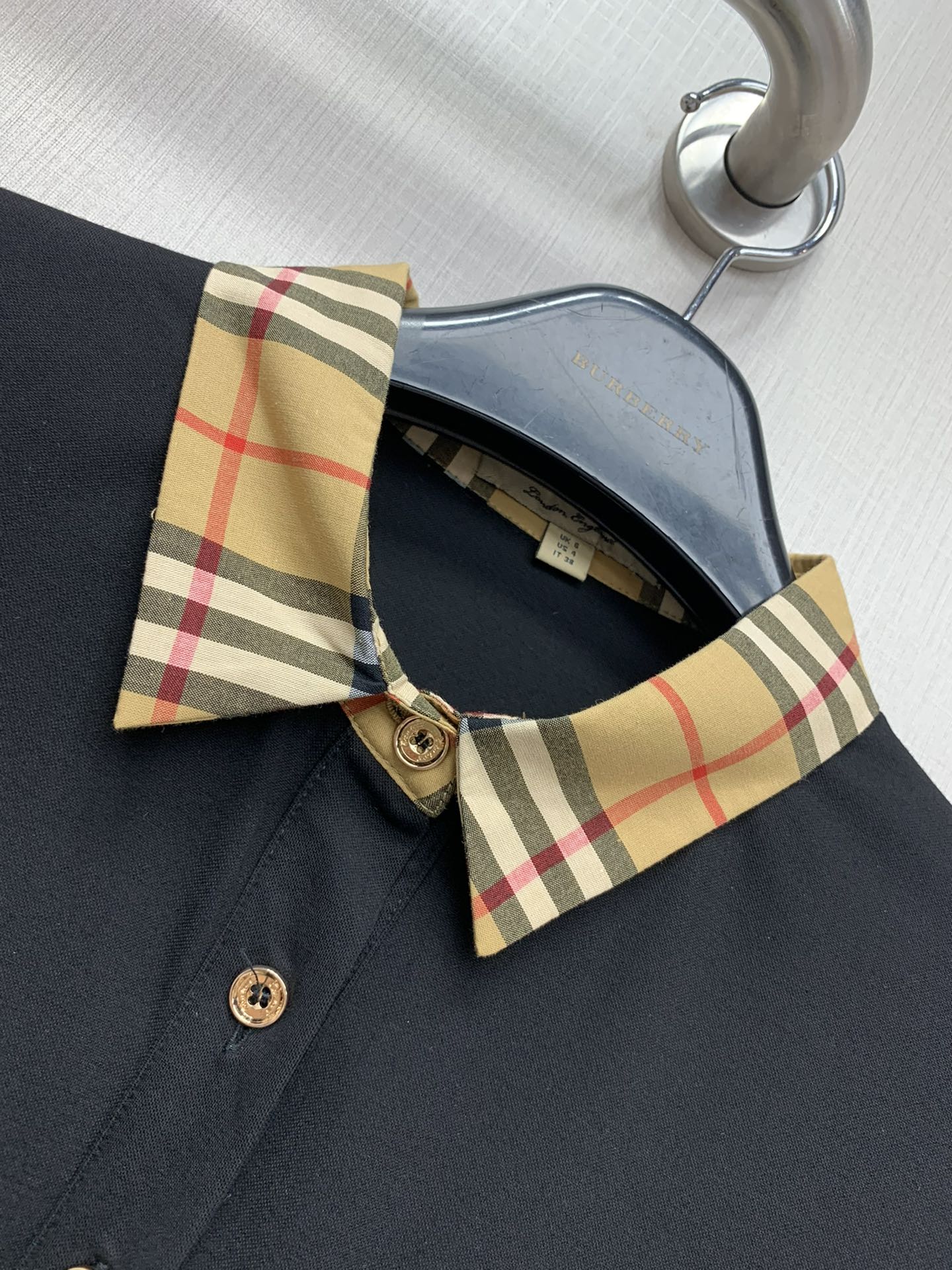 Burberry 2403 - Новое классическое платье в клетку с лоскутным узором для ранней весны - Черное