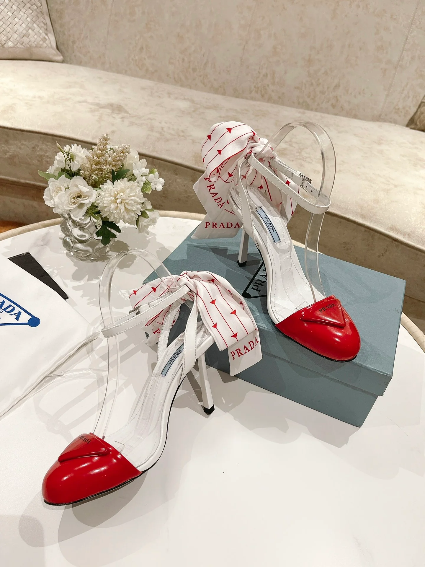 Prada - Коллекция ранней весны - Британский стиль - Туфли на высоком каблуке