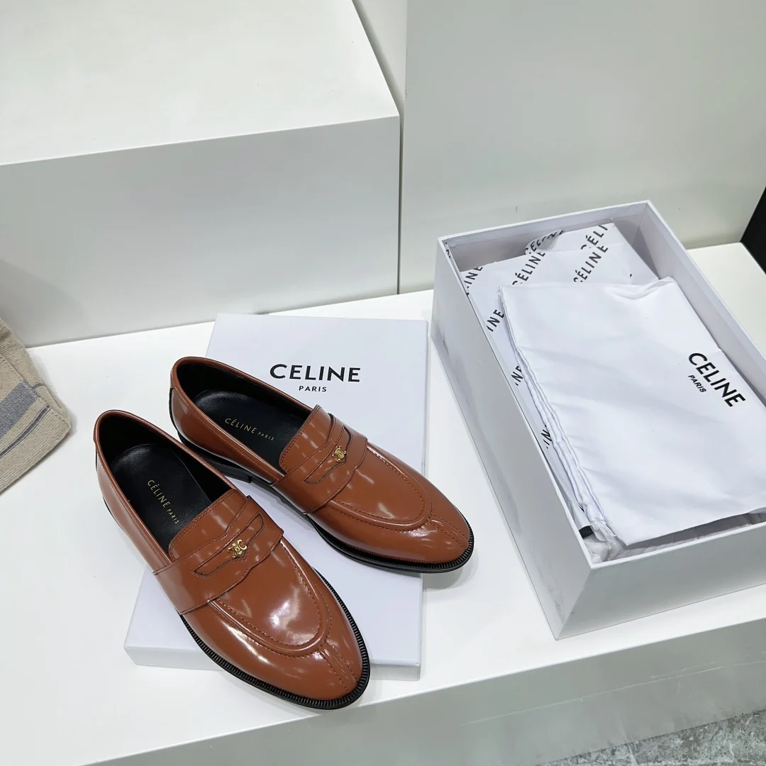 Новинка сезона осень/зима 2023 от Celine - туфли унисекс в стиле 