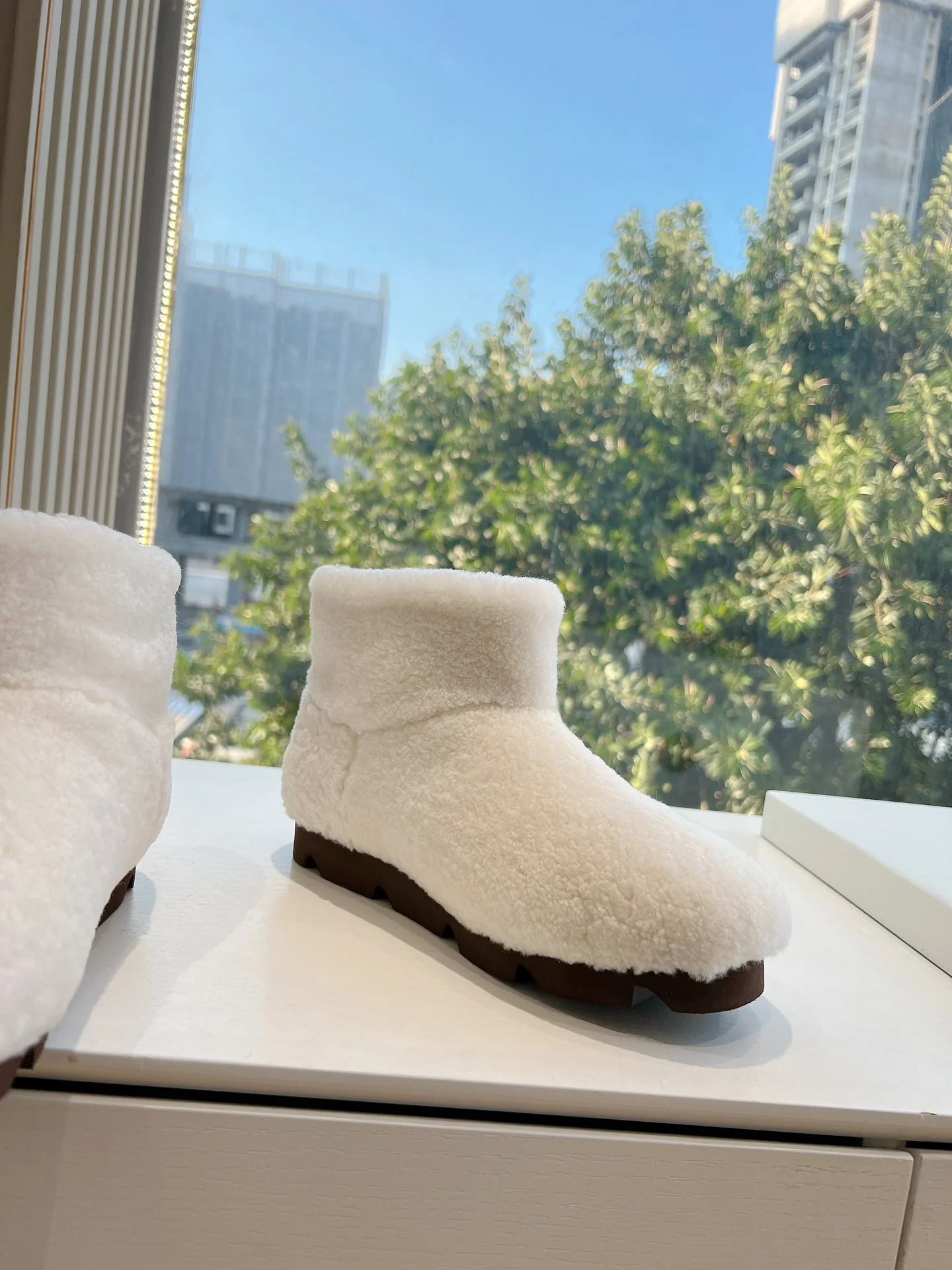 Снежные ботинки Prada 2024 - белые