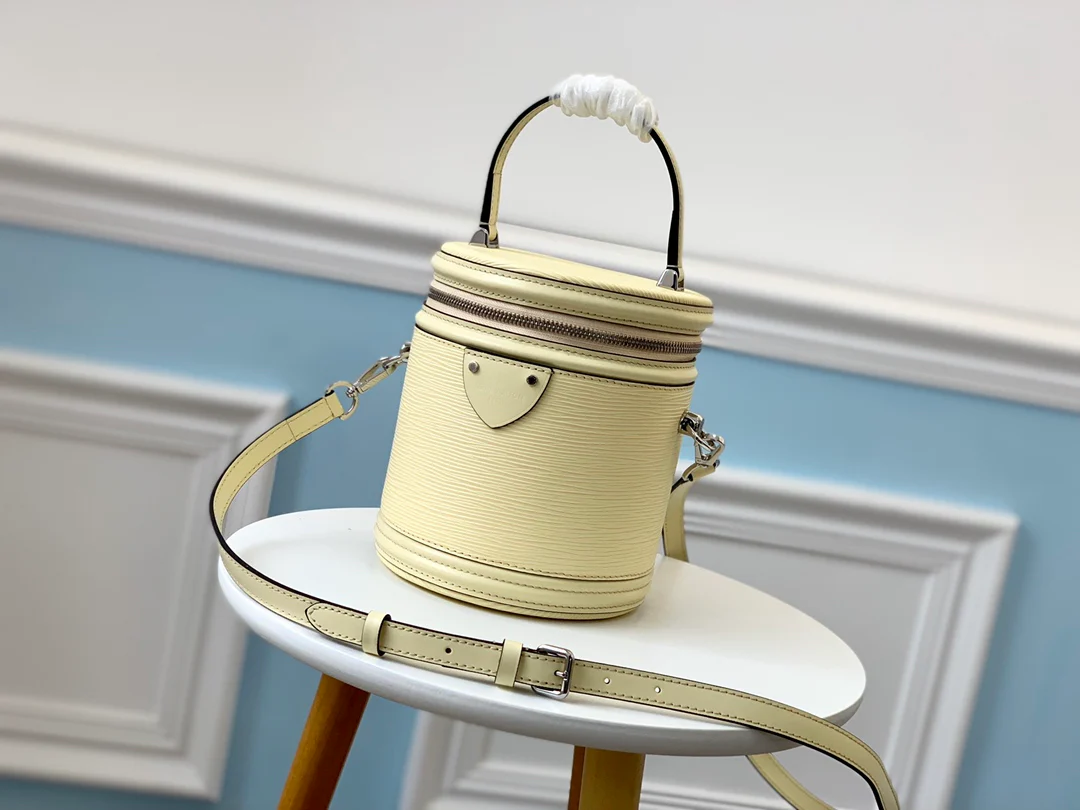 m52560-LV-vanity-handbag-cannes косметичка в форме сумки