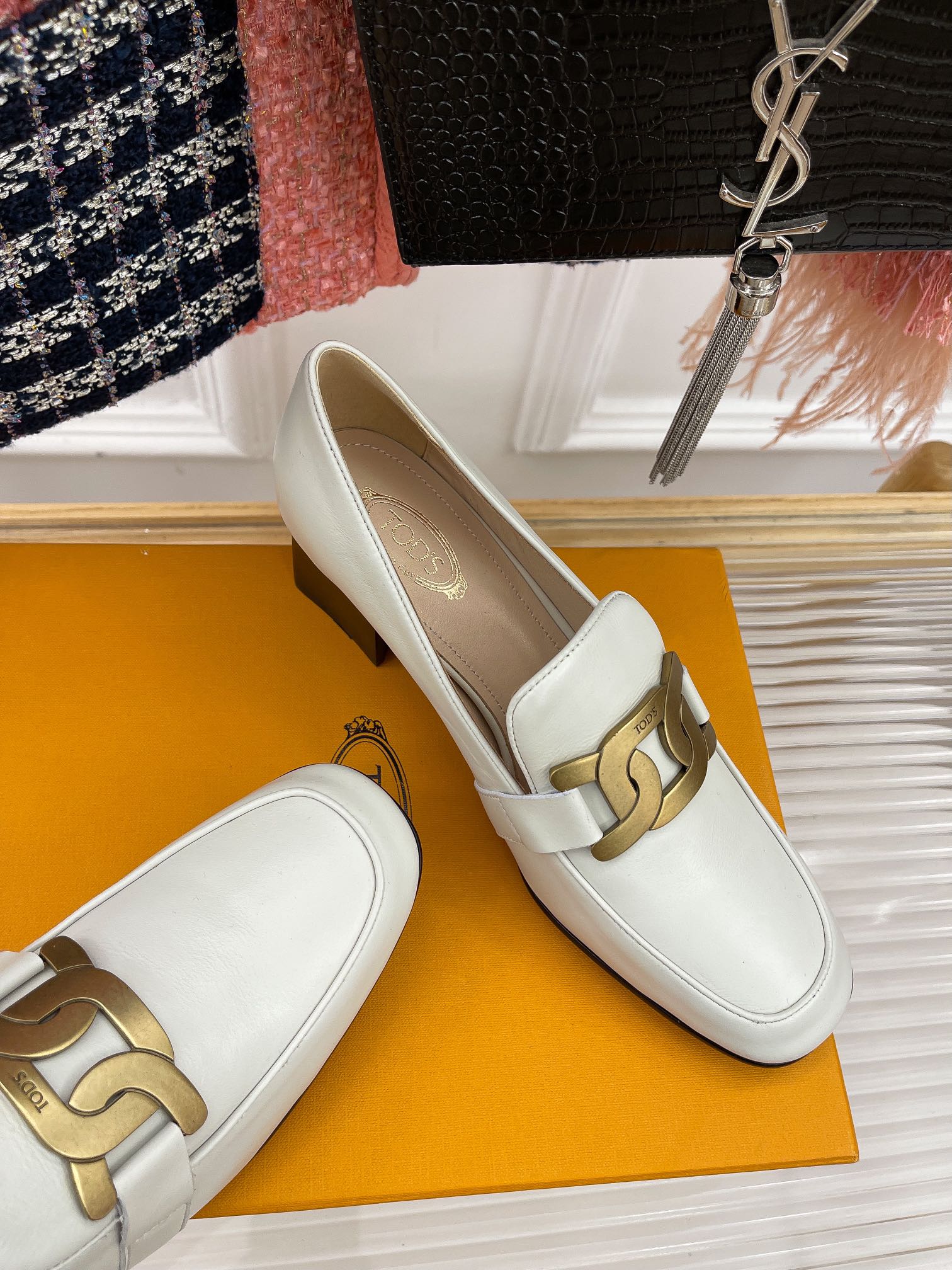 Tods - Лоферы с металлической пряжкой