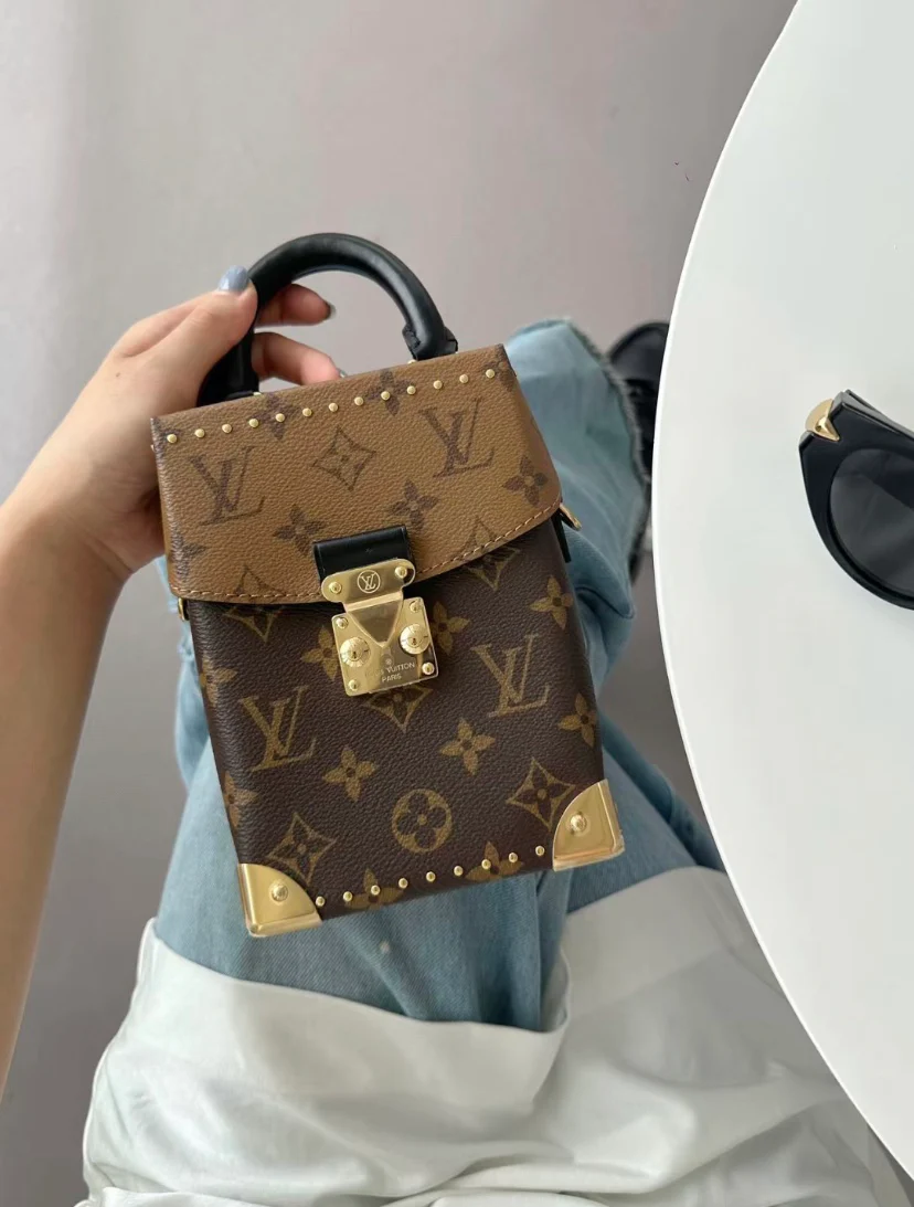 m82465-LV-camera-box