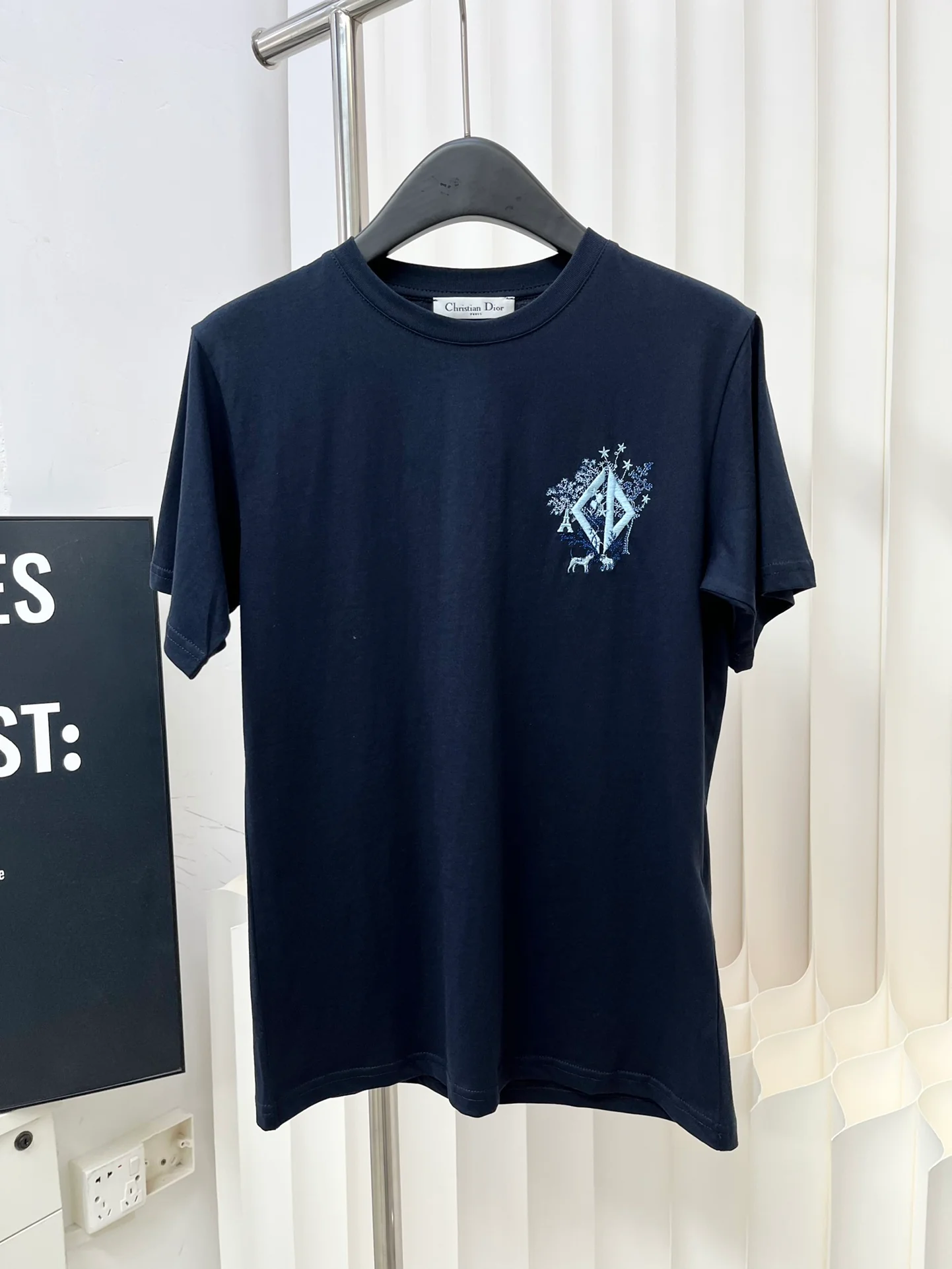 Футболка Dior 2403 с вышивкой и цветными блоками, с короткими рукавами - черная