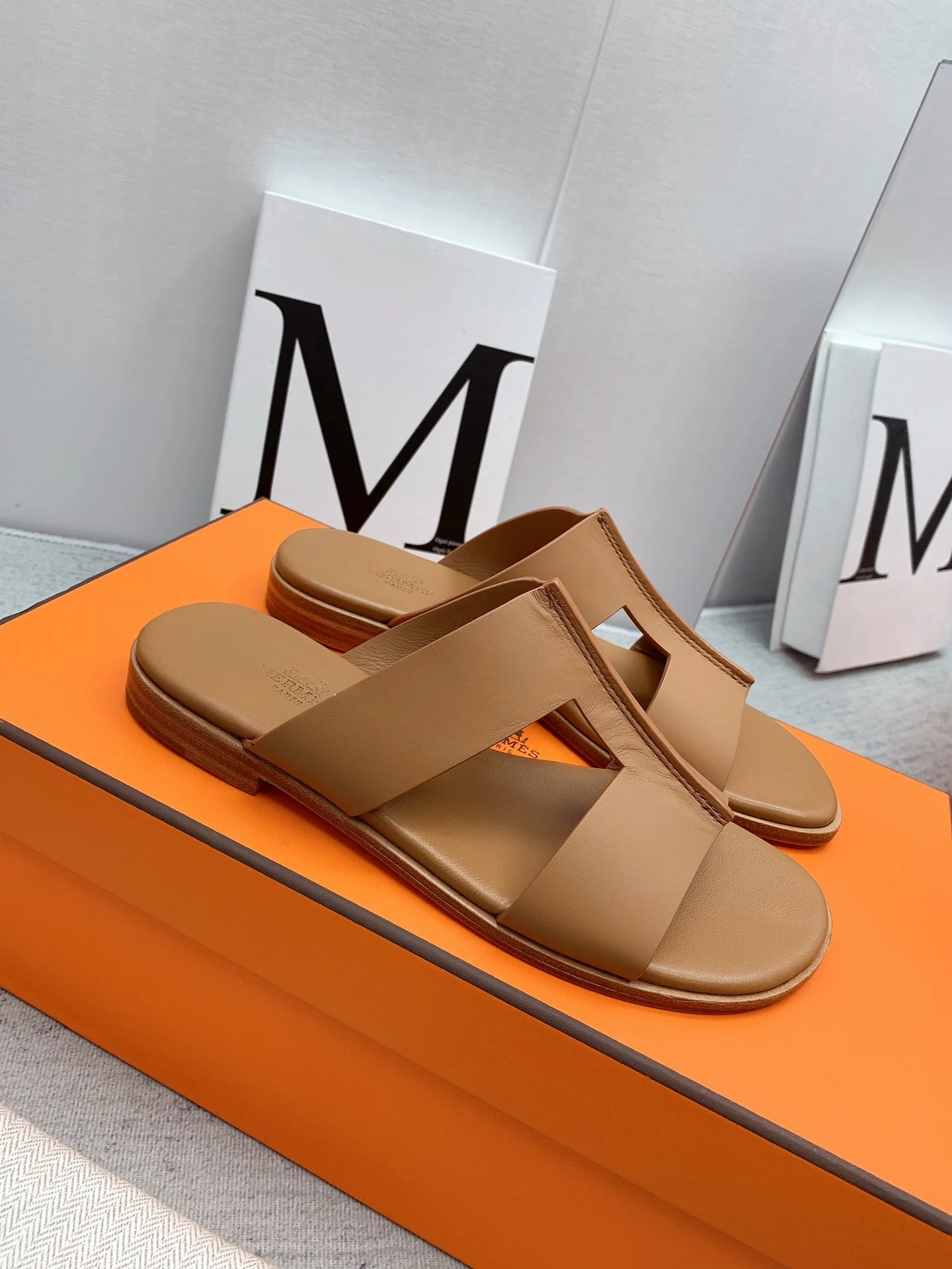 Hermes - Новинка сезона осень/зима 2022 - Домашние тапочки