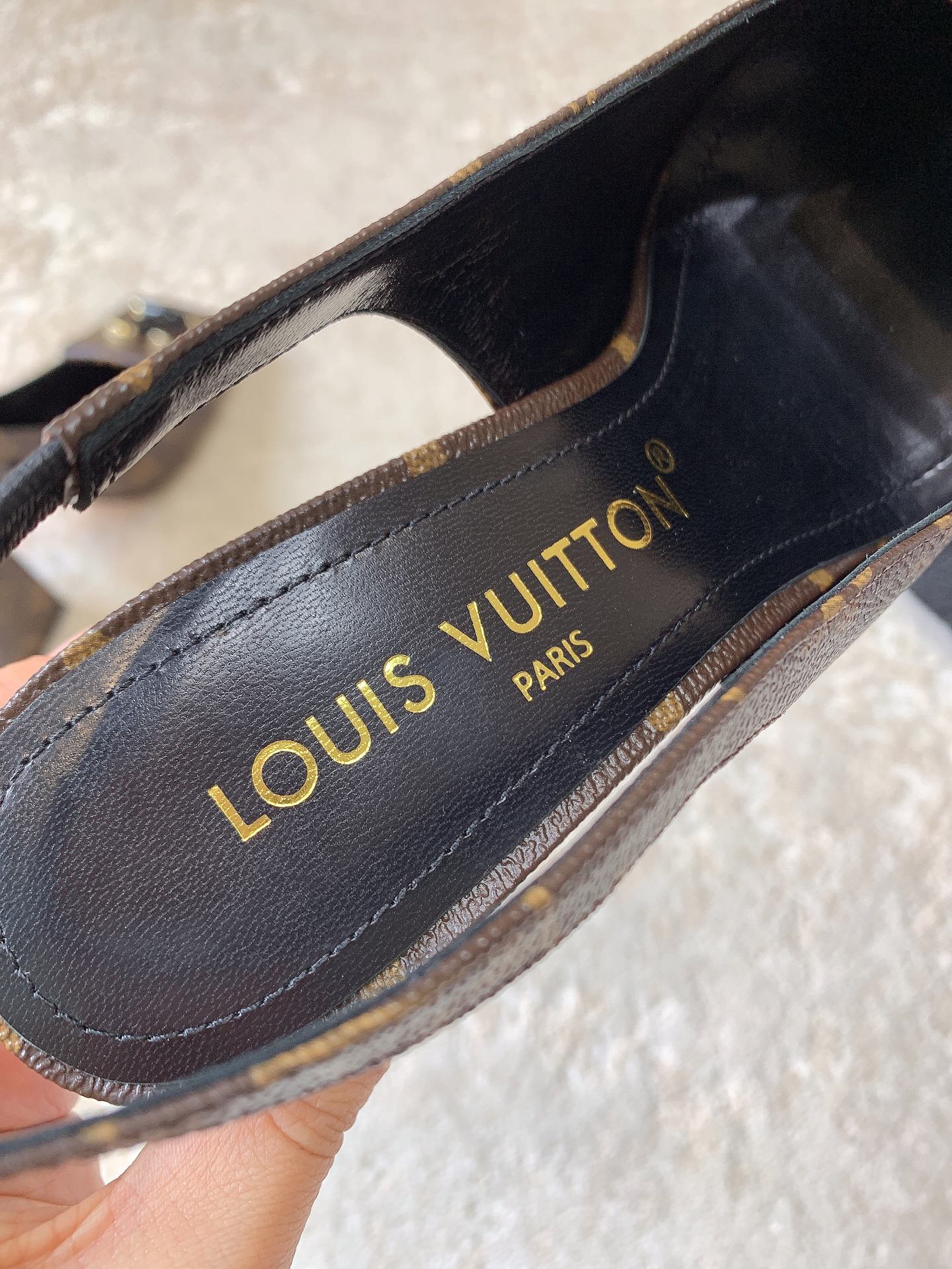 Новинка сезона весна/лето 2023 от LV - Туфли на высоком каблуке с закрытым носком - Черный монограммный узор