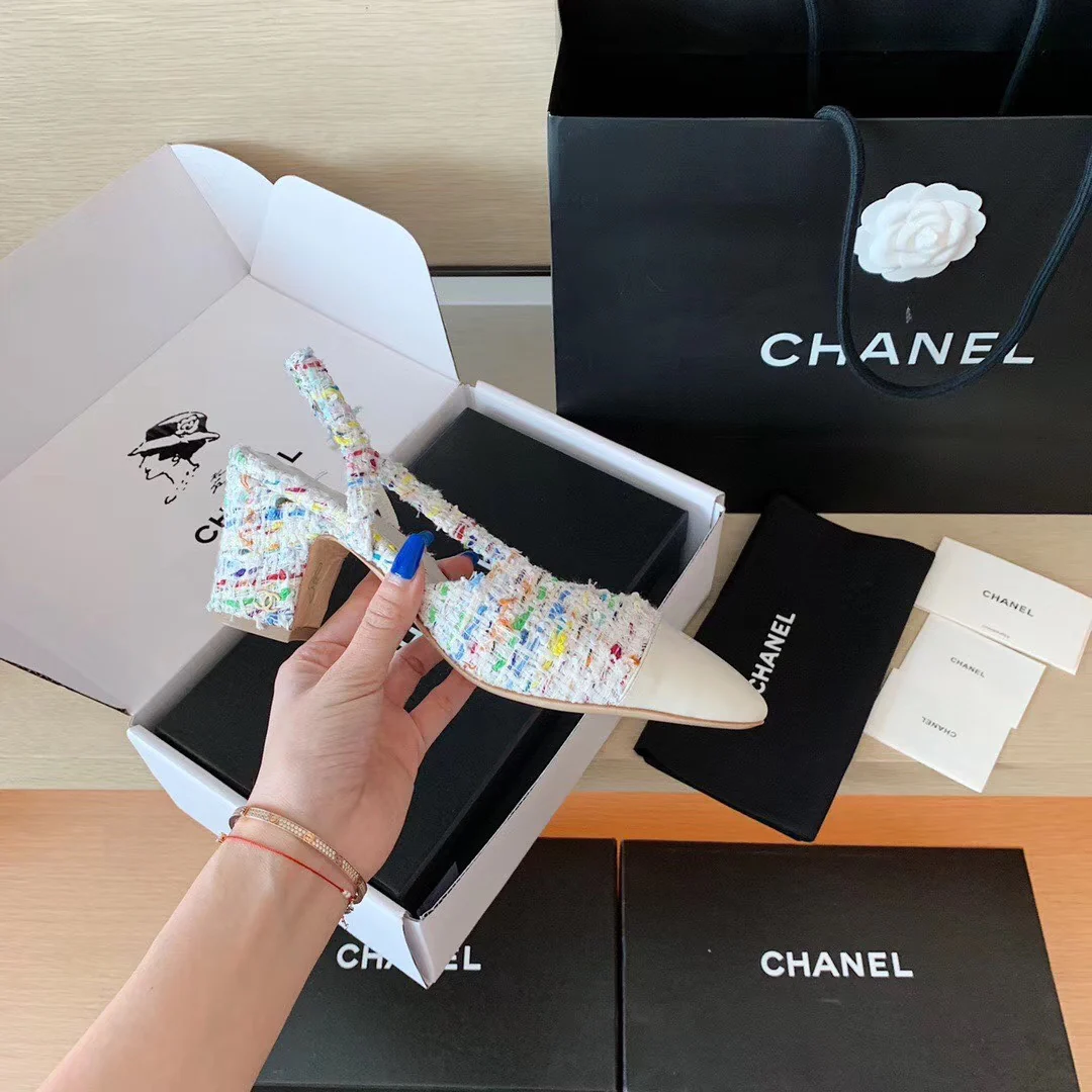 Классические сандалии Chanel - на массивном каблуке - Mosaic