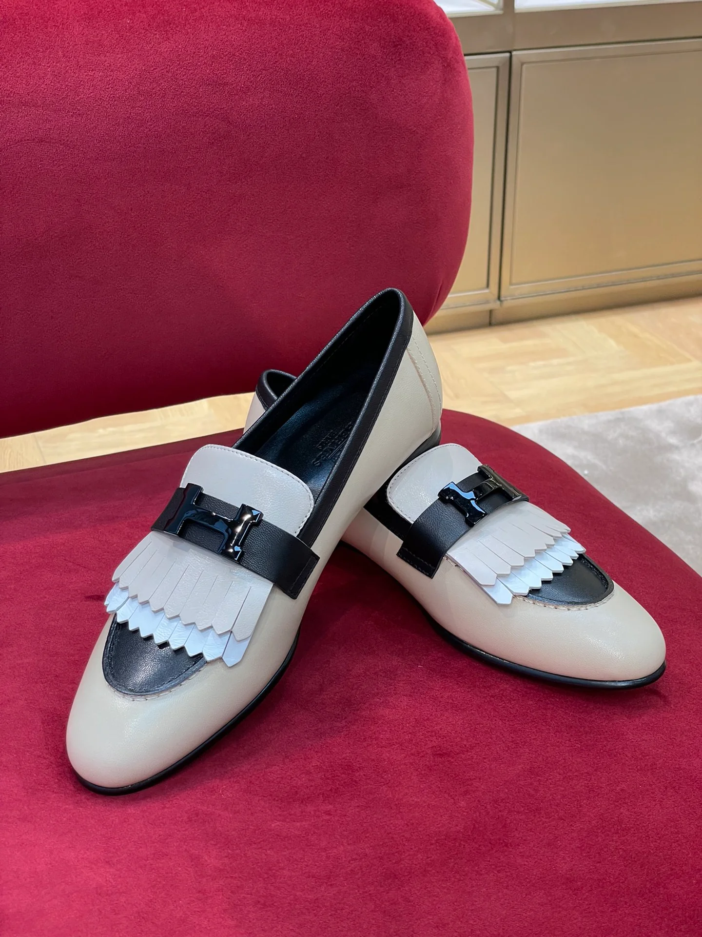 Hermes 2022 Новая расцветка Классические лоферы с кисточками - 1