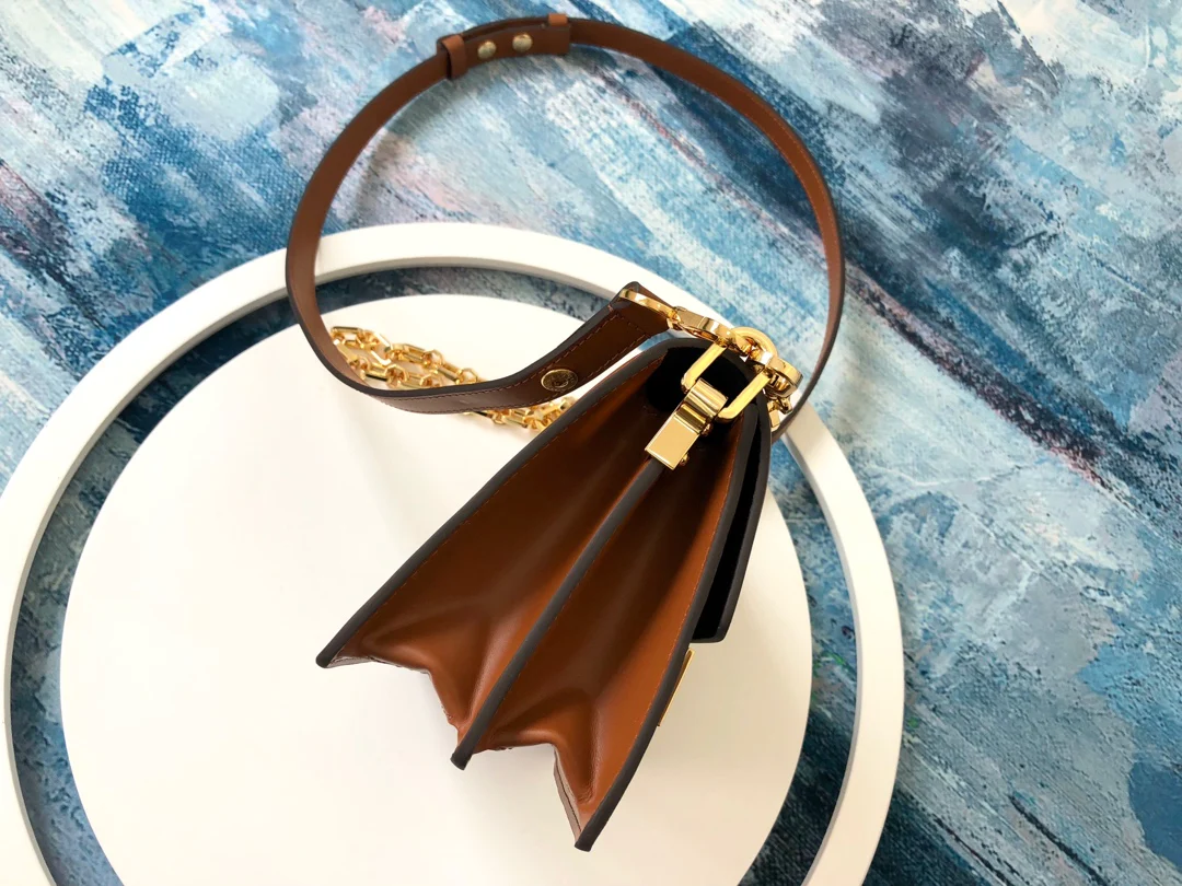 m43392-LV-dauphine-messenger bag-small