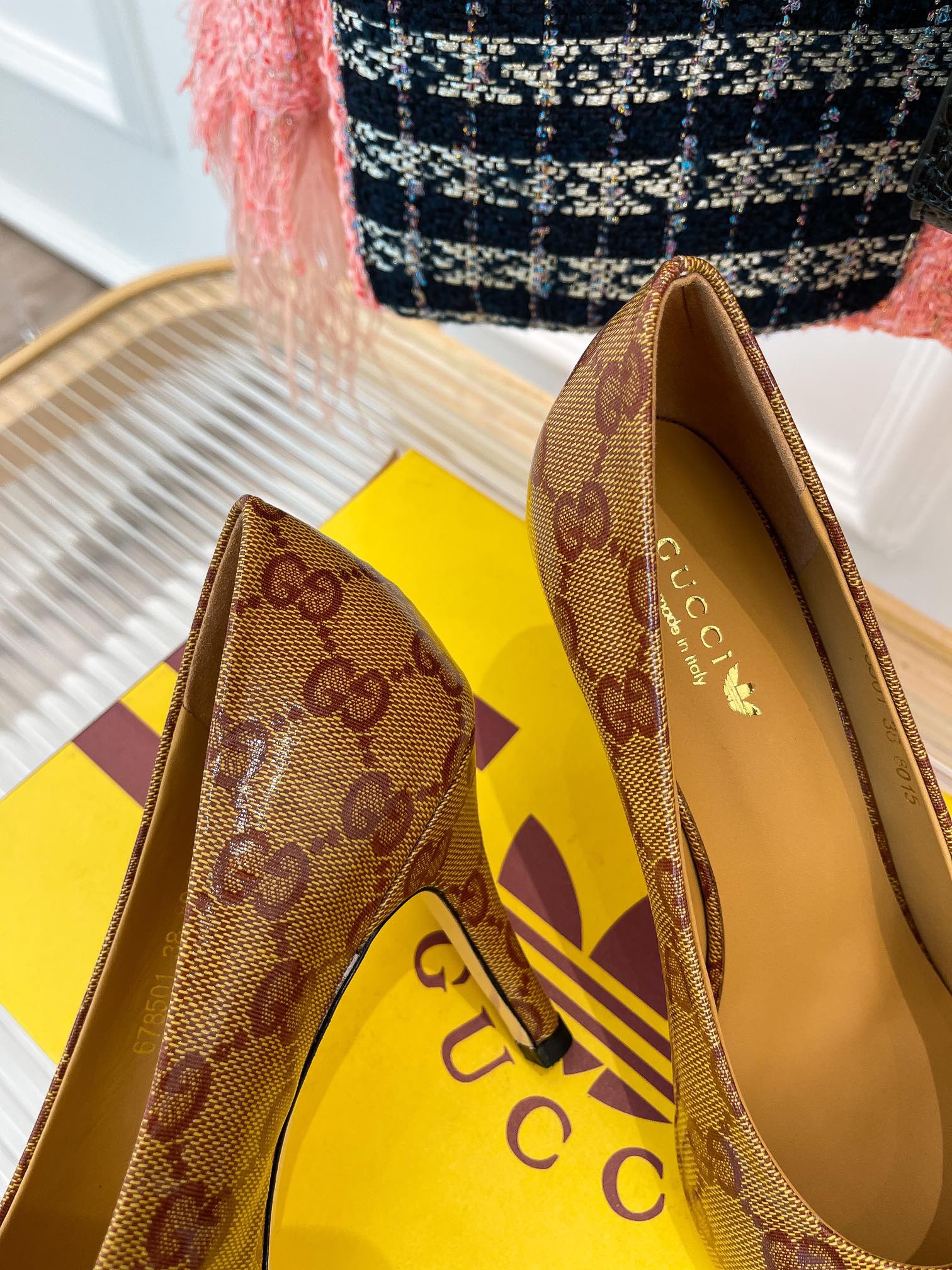 Новые поступления Gucci сезона начало осени 2022 — Туфли на высоком каблуке — Коллаборация — 1