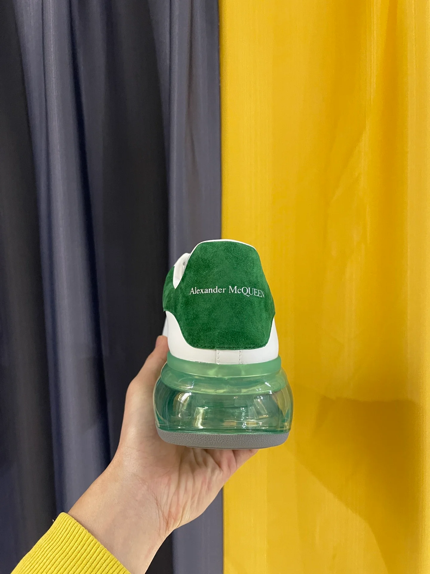 Классические белые кроссовки McQueen - унисекс - зеленая бархатная пятка и зеленая воздушная подушка - Премиум-издание