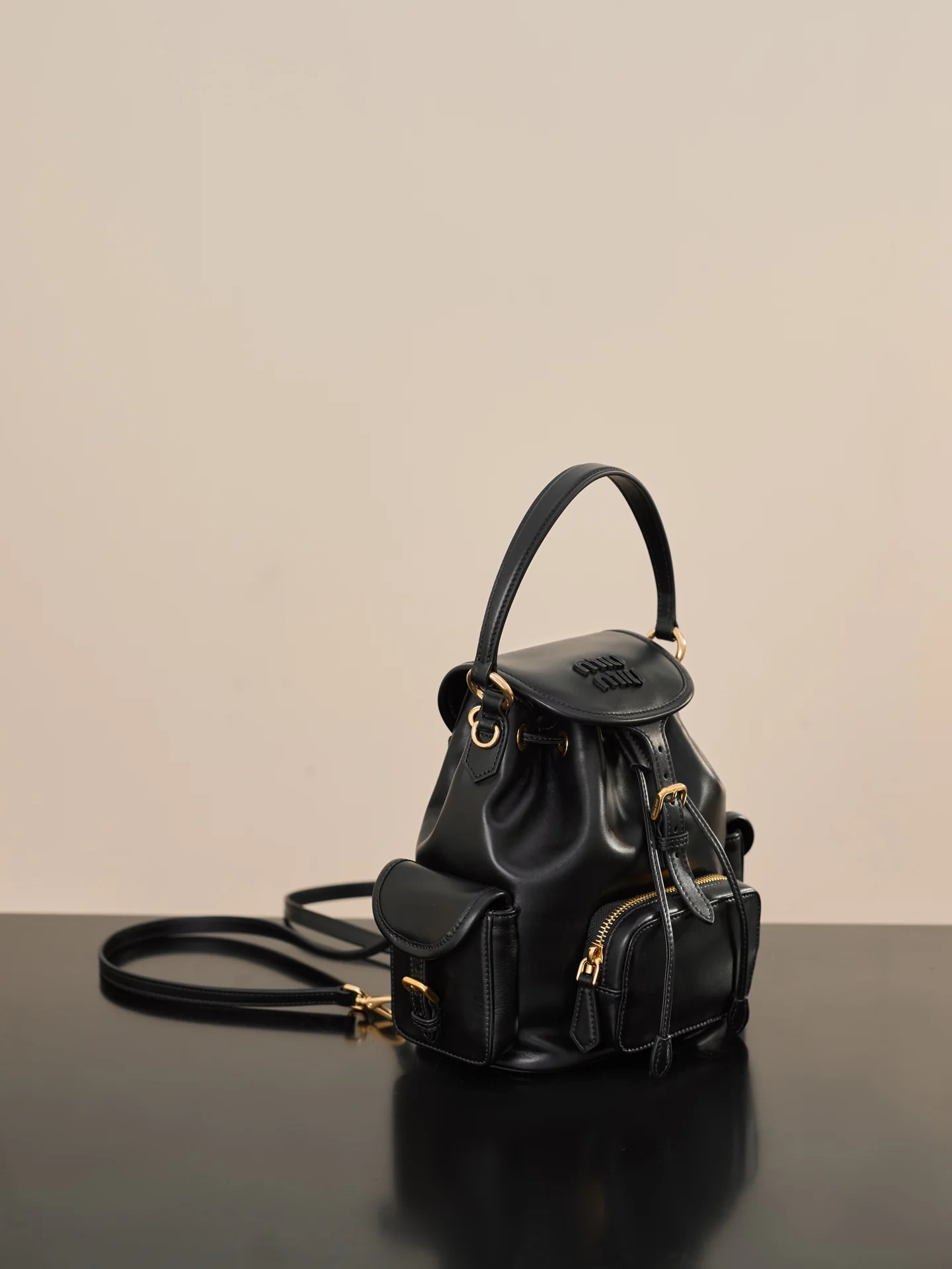 Рюкзак Miu Miu-5bz043m1480 из коровьей кожи, маленький, черный.