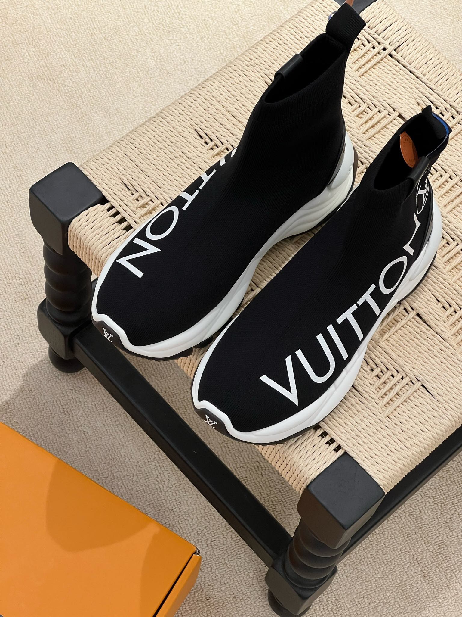 LV - Ботинки-носки с буквенным узором