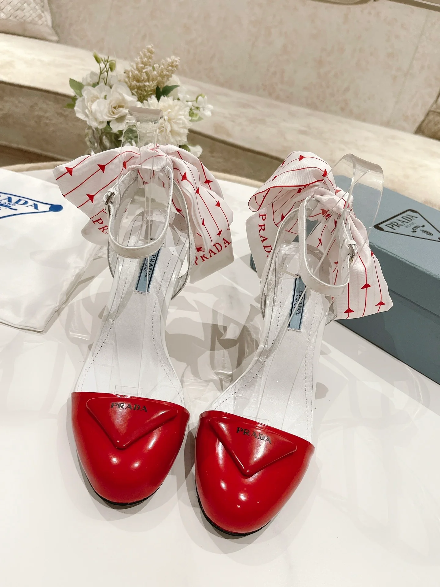 Prada - Коллекция ранней весны - Британский стиль - Туфли на высоком каблуке