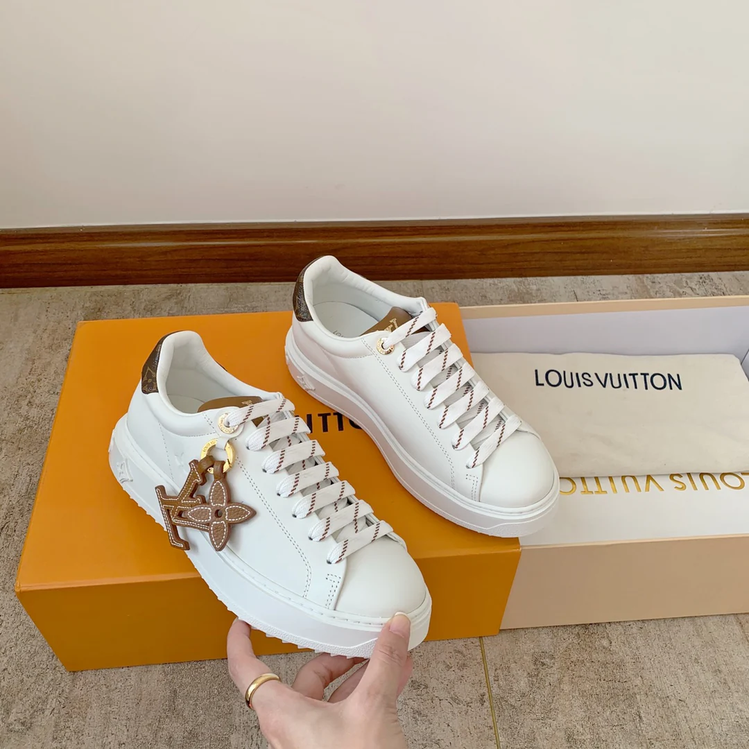 Белые кроссовки на платформе LV Time Out Series с коричневым язычком