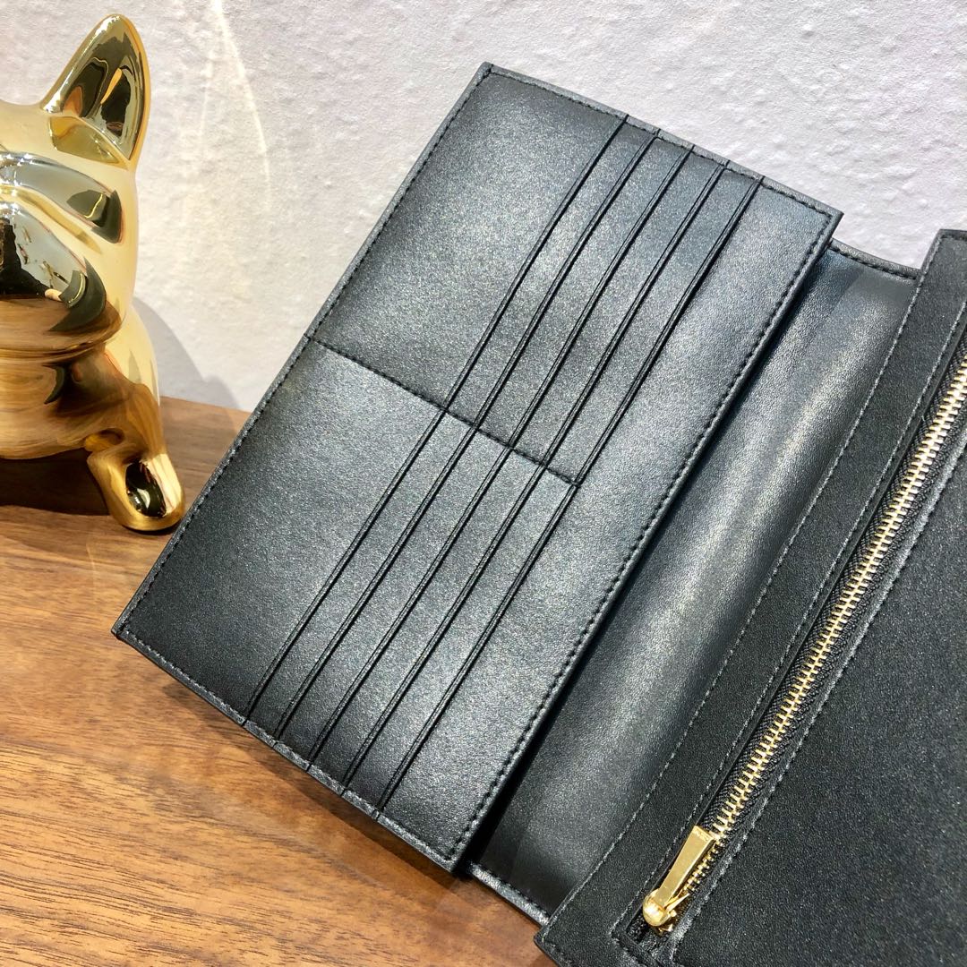 Кошелек Celine-Strap из зернистой телячьей кожи