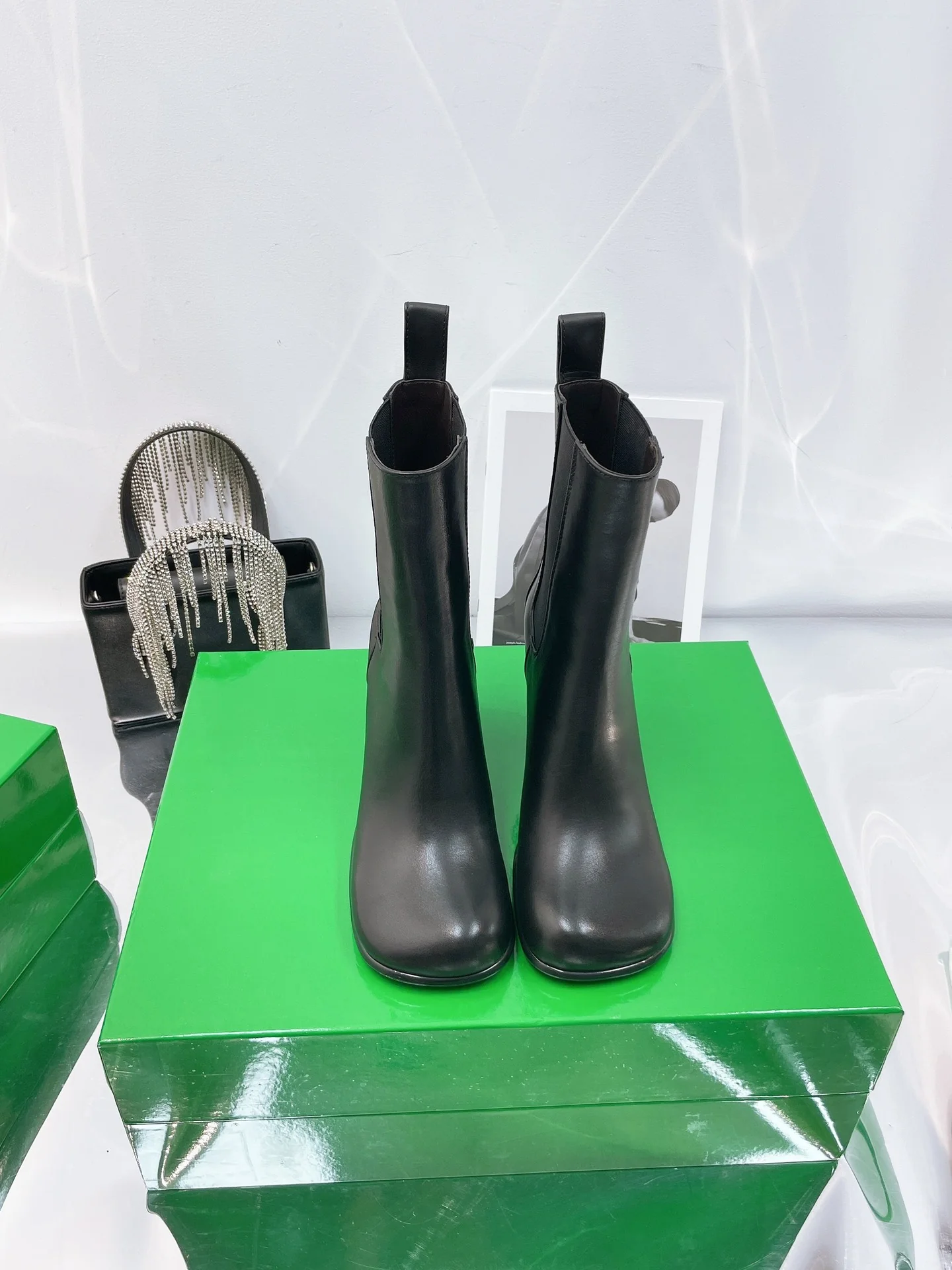 BV - Ботильоны на массивном каблуке с закругленным носком