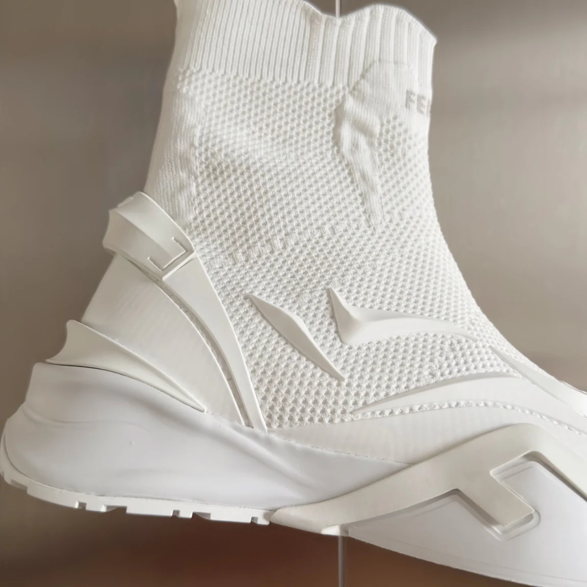 Кроссовки Fendi-flow серии Flyknit - Унисекс - Белые