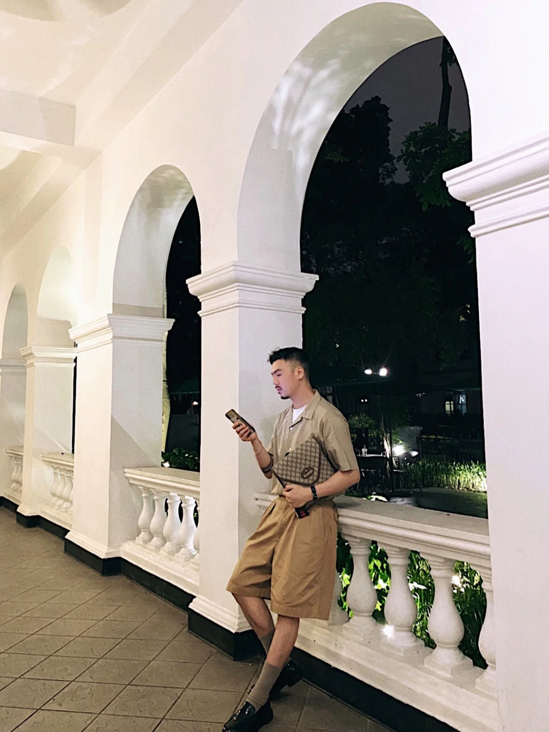 Gucci-老花斜背包