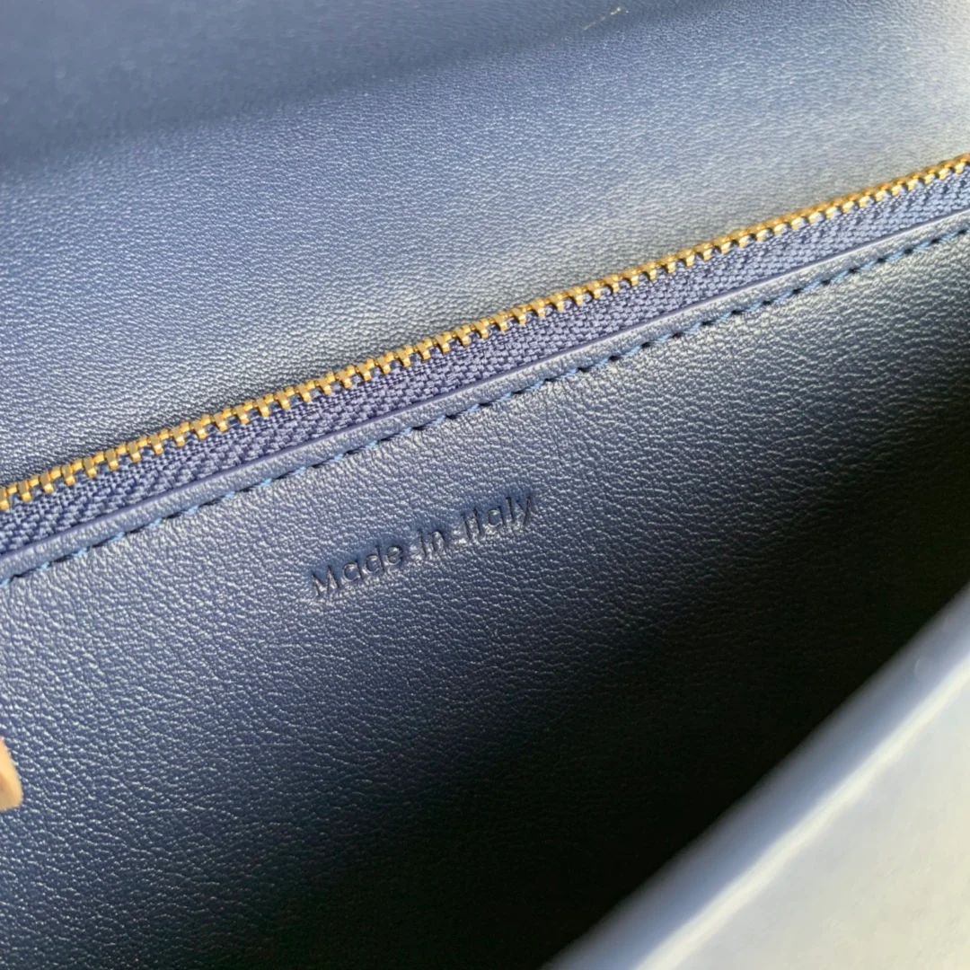 Кошелек-книжка Celine - темно-синий и белый